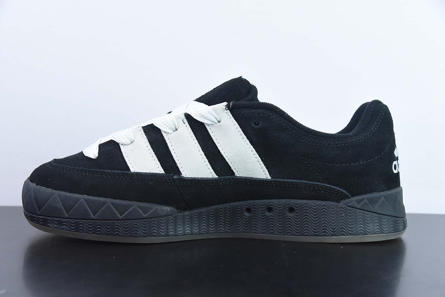 아디다스 아디매틱 로우 로우 마티치 시리즈 로우 탑 레트로 상어 빵 신발 스포츠 캐주얼 스케이트보드 보드 슈즈 아이템 번호: HQ6900 사이즈: 36-45