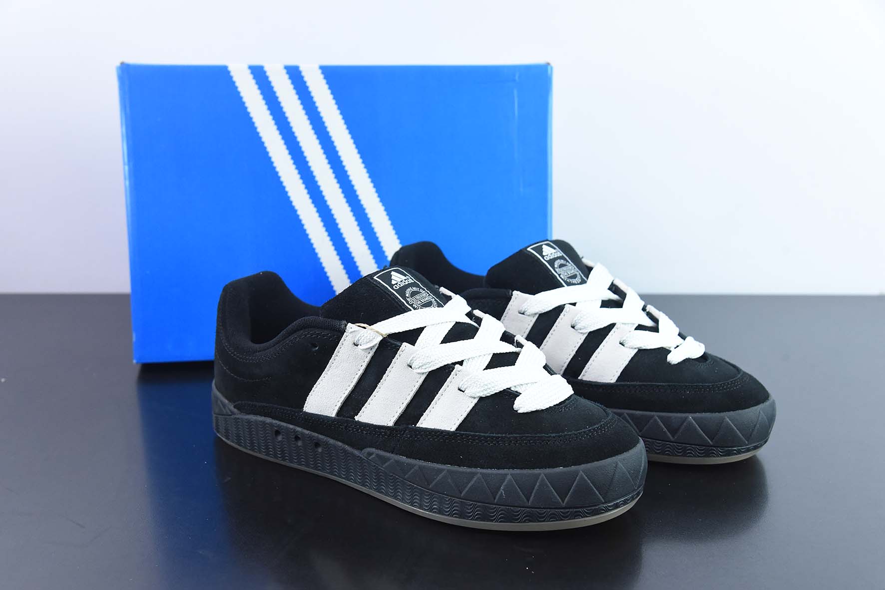 아디다스 아디매틱 로우 로우 마티치 시리즈 로우 탑 레트로 상어 빵 신발 스포츠 캐주얼 스케이트보드 보드 슈즈 아이템 번호: HQ6900 사이즈: 36-45