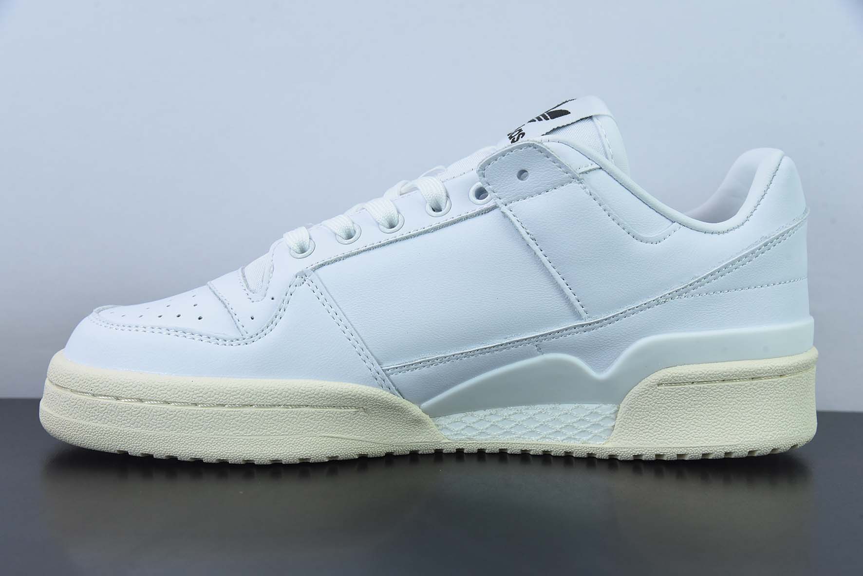 AD 포럼 84 로우 OG 로우 탑 백 트렌디 캐주얼 스니커즈 아이템: GW3180 사이즈: 36-45