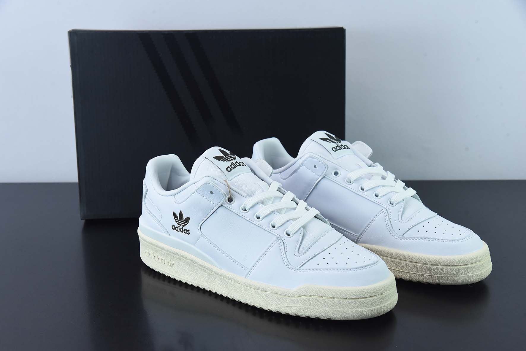 AD 포럼 84 로우 OG 로우 탑 백 트렌디 캐주얼 스니커즈 아이템: GW3180 사이즈: 36-45