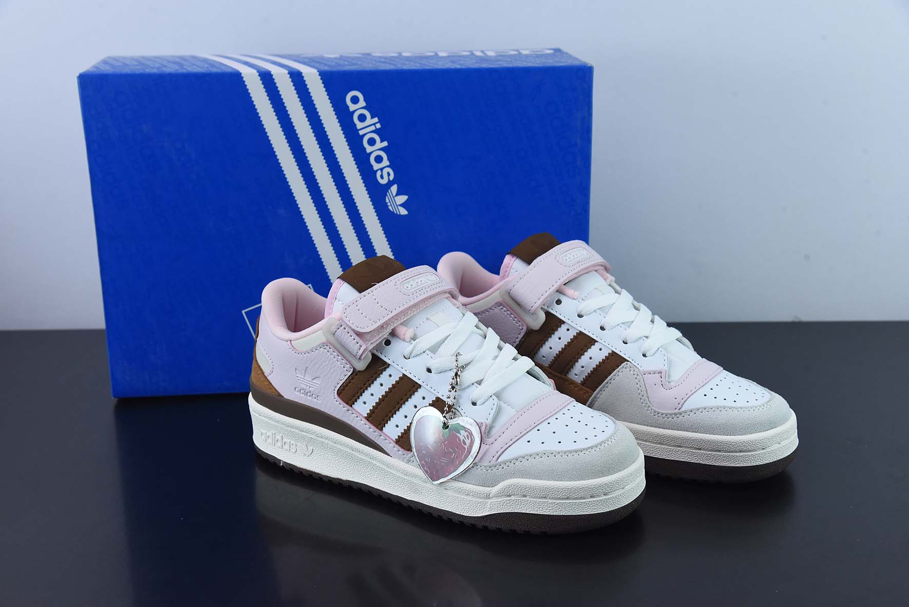 아디다스 아디다스 포럼 로우 로우 탑 백 트렌드 캐주얼 운동화 아이템 번호: GY6783 사이즈: 36-45