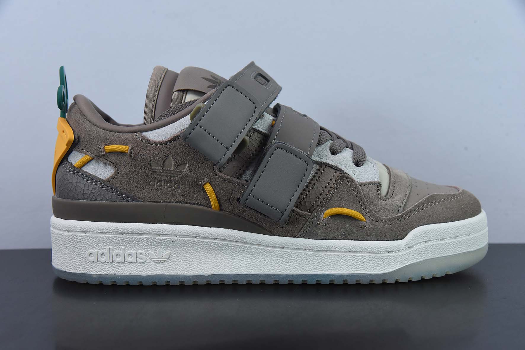 AD 아디다스 클로버 오리지널스 포럼 84 로우 로마 시리즈 벨크로 로우탑 레트로 레이스업 다용도 캐주얼 트레이너 제품 번호: GV9223 사이즈: 36-45