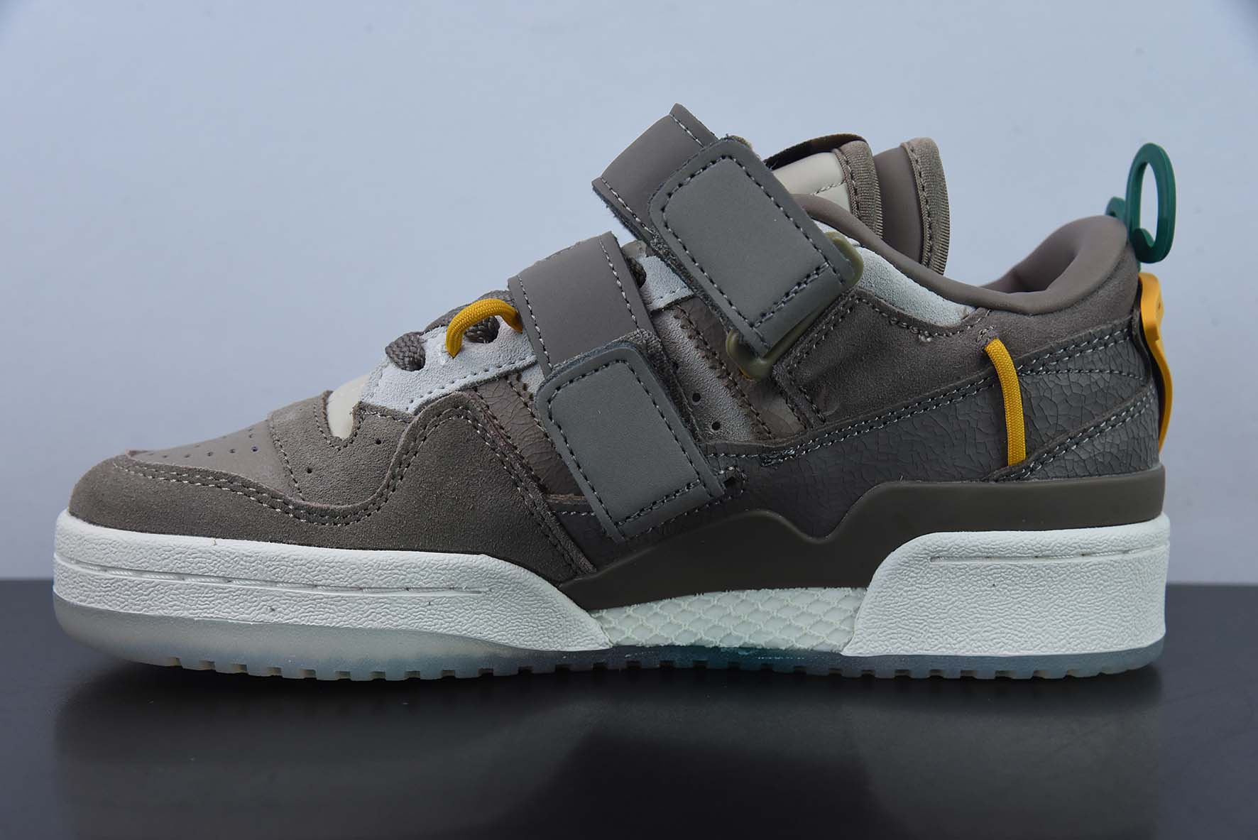 AD 아디다스 클로버 오리지널스 포럼 84 로우 로마 시리즈 벨크로 로우탑 레트로 레이스업 다용도 캐주얼 트레이너 제품 번호: GV9223 사이즈: 36-45