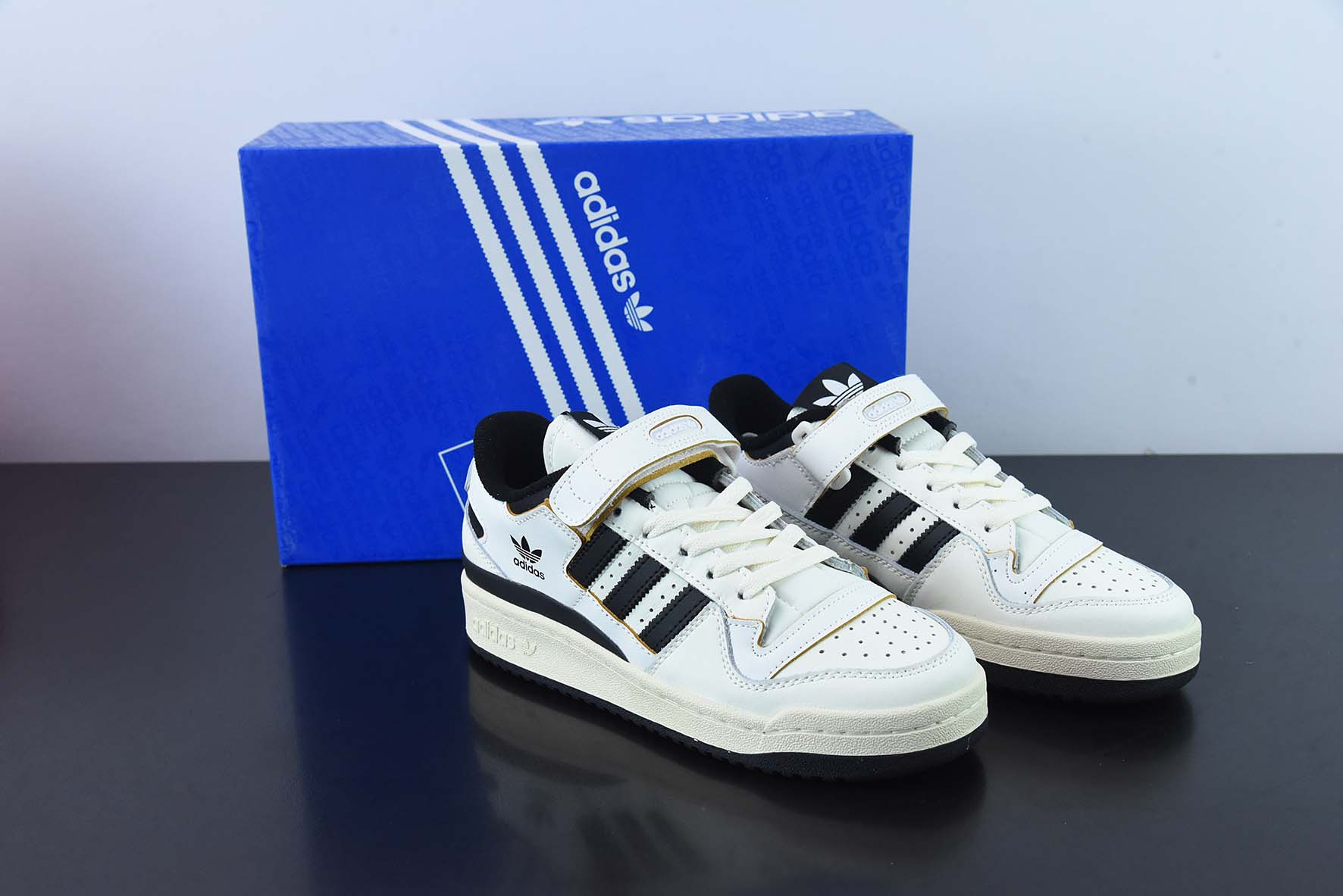 아디다스 오리지널스 포럼 84 로우 로우탑 캐주얼 트레이너 아이템 번호: HR2007 사이즈: 36-45