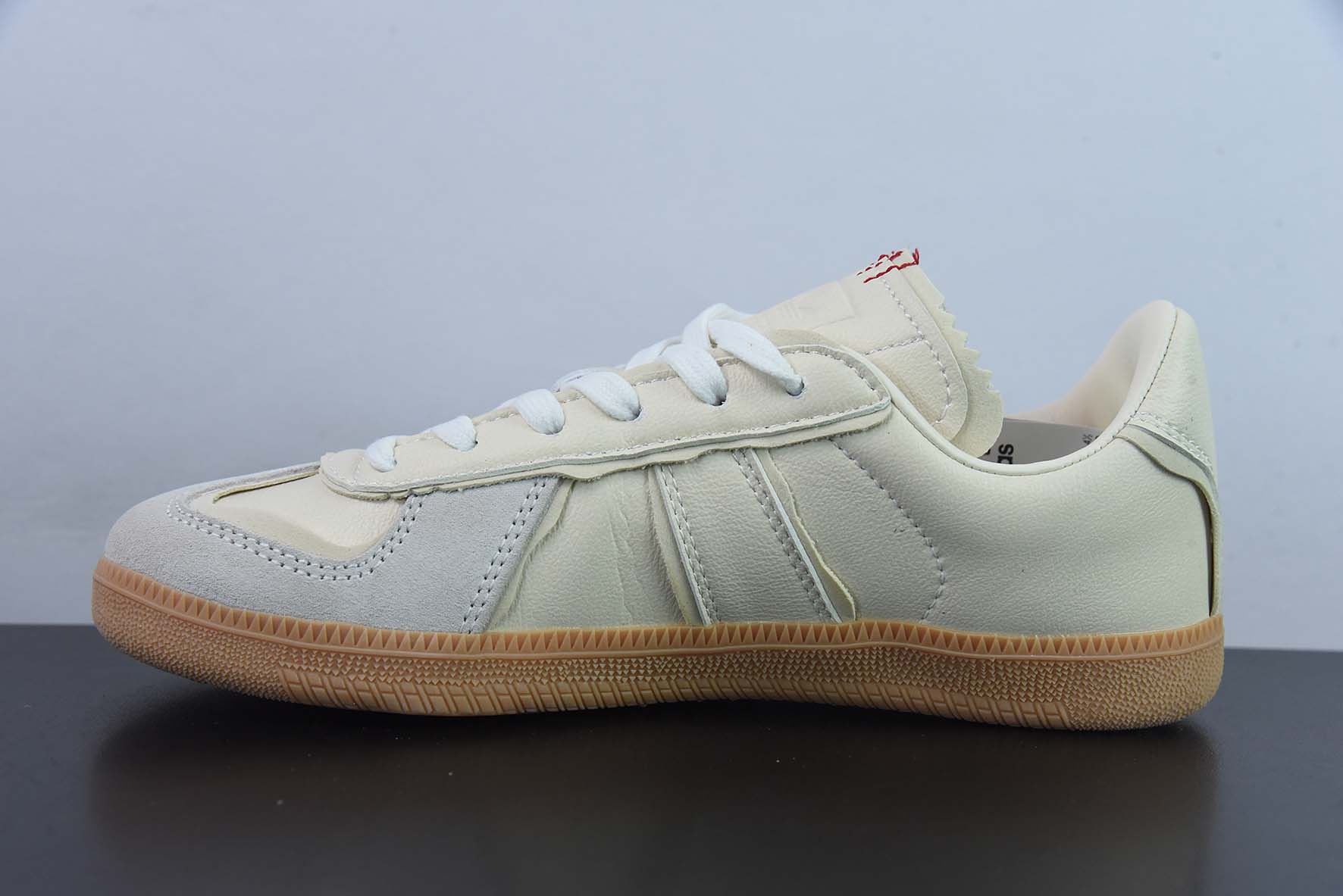 아디다스 오리지널스 독일 트레이너 클로버 레트로 스타일 독일 트레이닝화 아이템: HQ8511 사이즈: 36-44