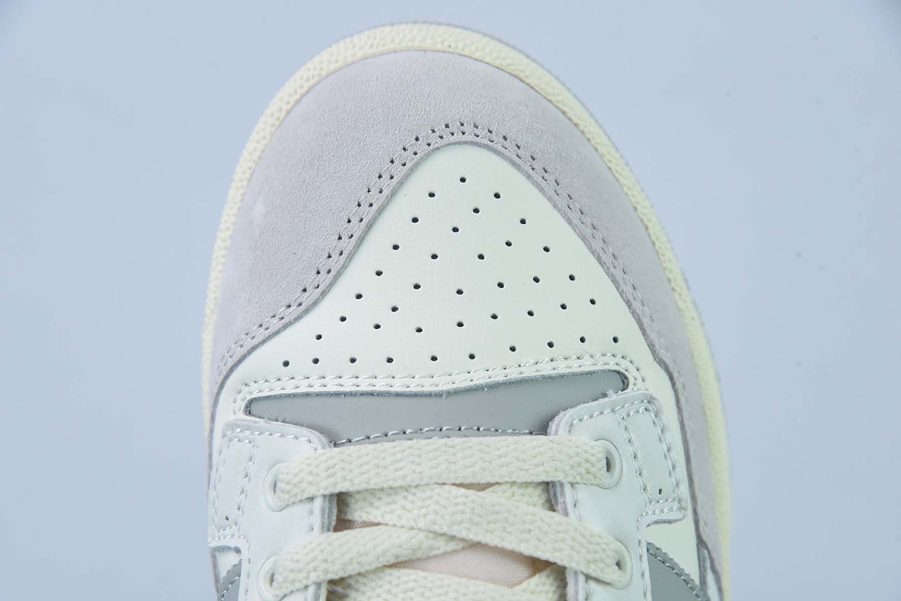 아디다스 오리지널스 센테니얼 85 로우 센테니얼 로우탑 레더 베이지 라이트 그레이 GX2213 사이즈: 36-45