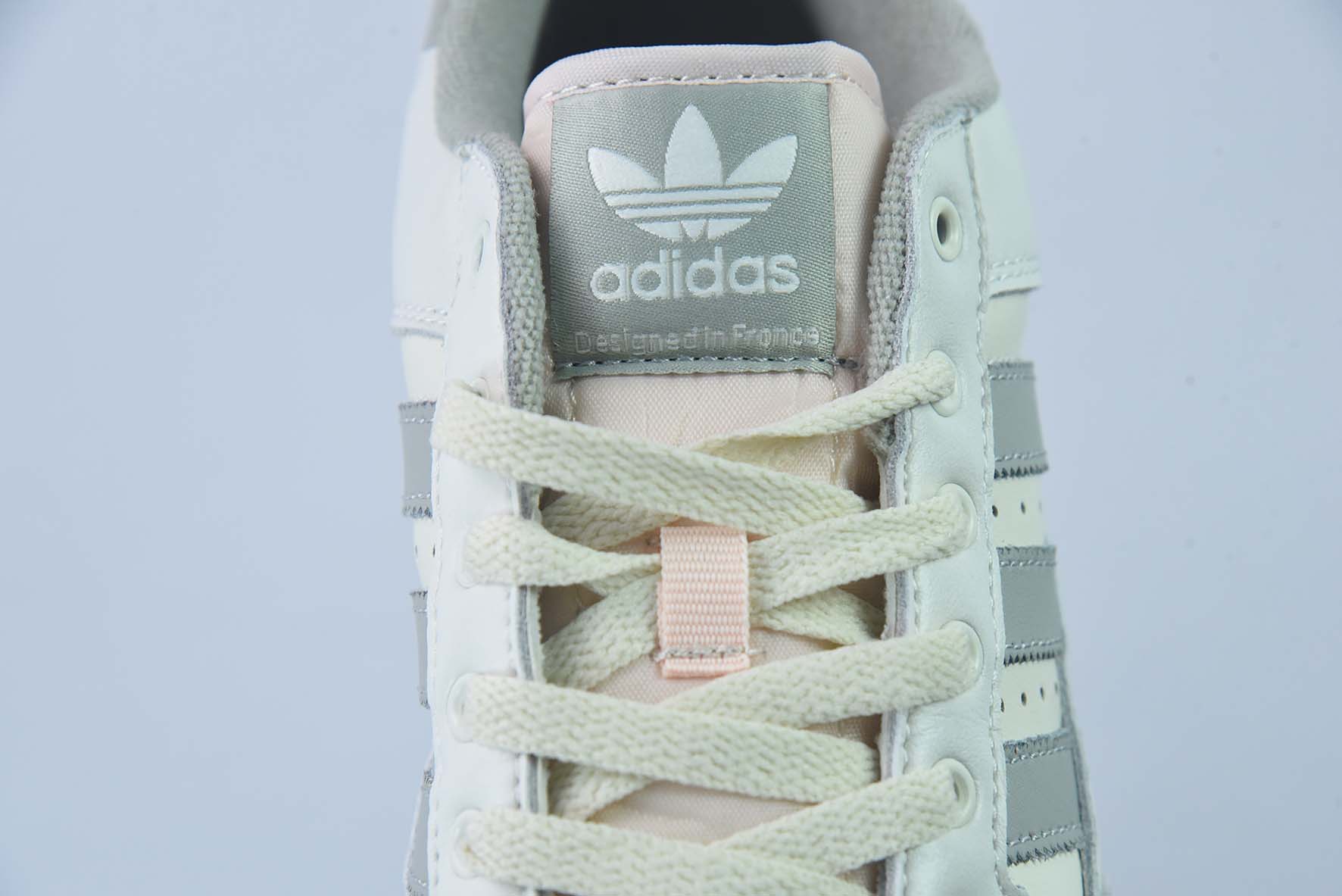 아디다스 오리지널스 센테니얼 85 로우 센테니얼 로우탑 레더 베이지 라이트 그레이 GX2213 사이즈: 36-45