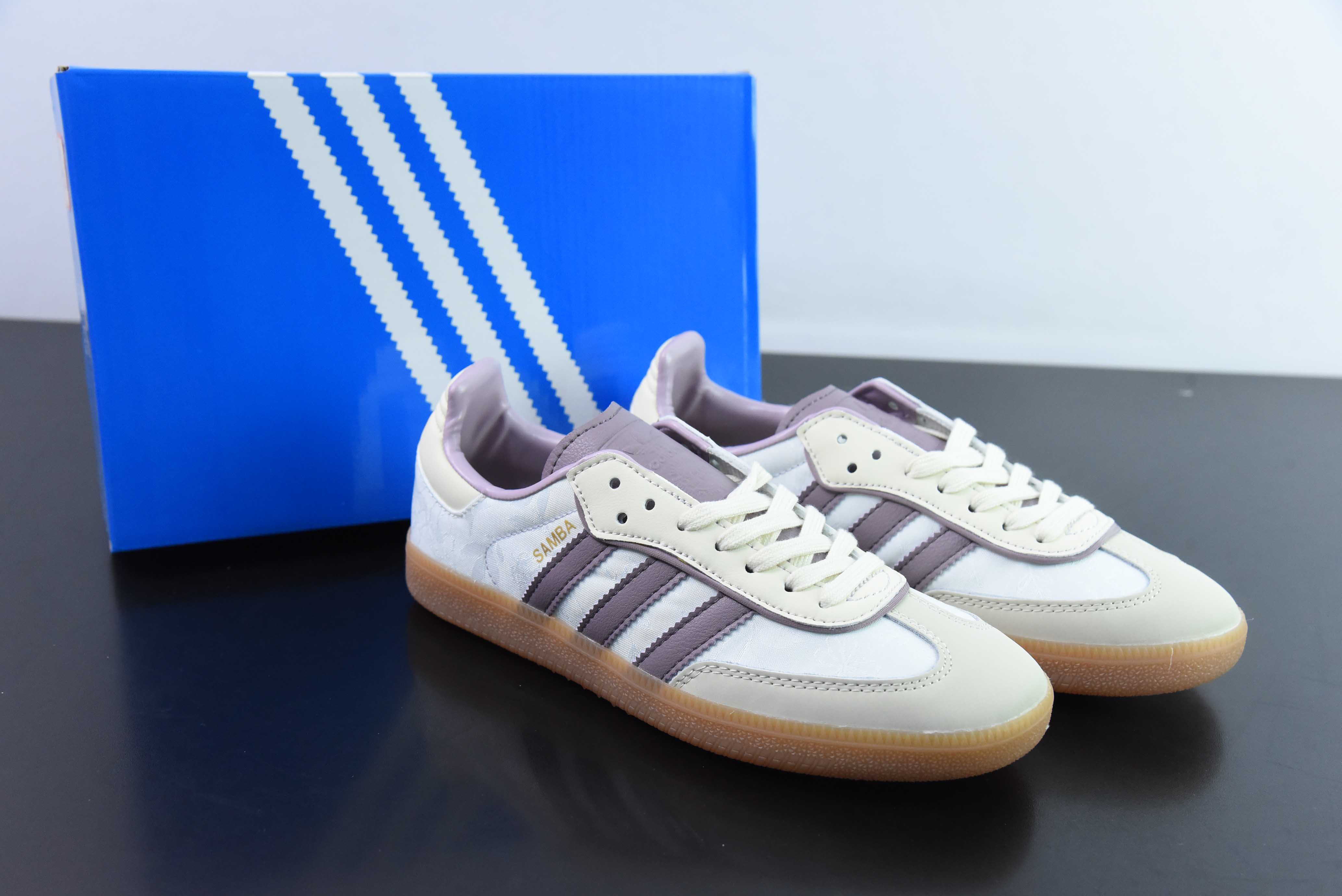 AD 오리지널스 가젤 실내 독일 트레이닝 시리즈 클로버 레트로 캐주얼 트레이너 아이템: IE1417 사이즈: 35-45