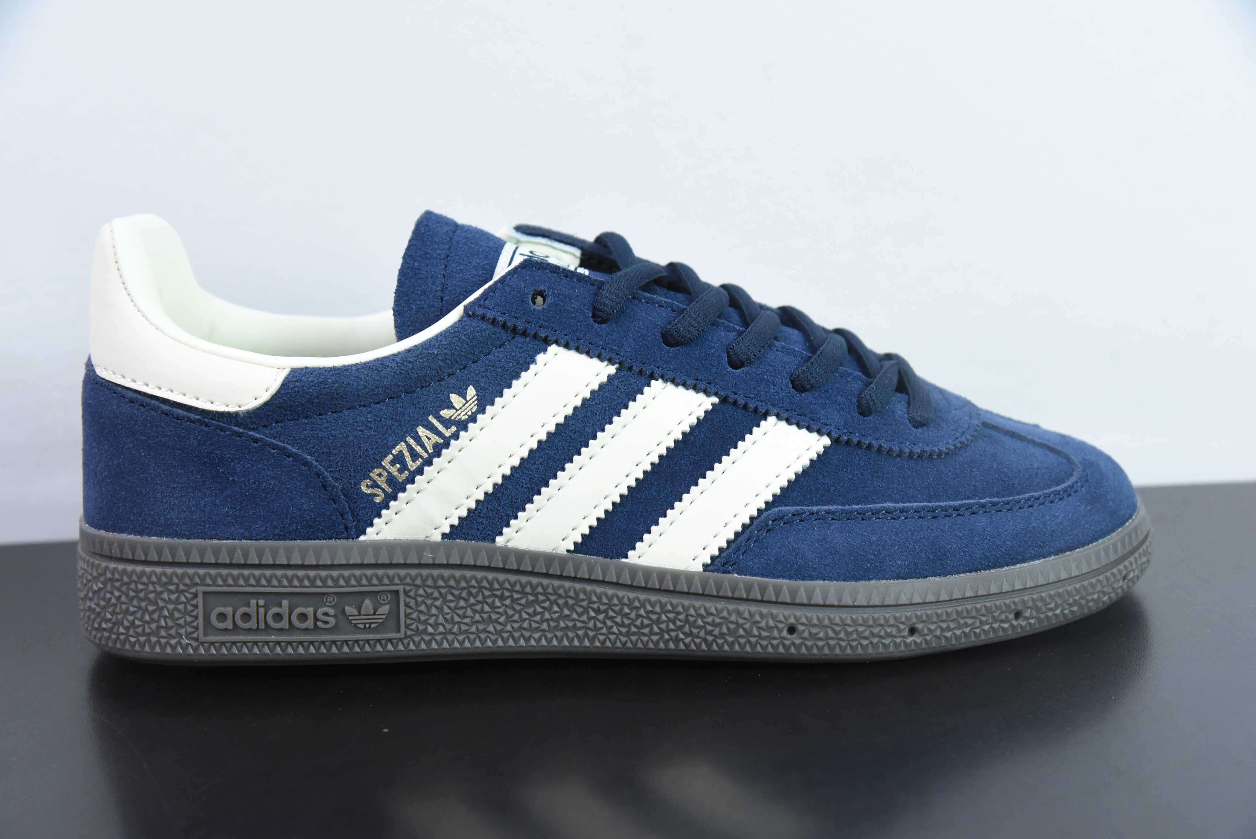 아디다스 오리지널스 핸드볼 SPZL 핸드볼 플레이어 시리즈 다용도 캐주얼 트레이너 푹신한 네이비 블루 크림 캐러멜 솔 아이템: IF7087 사이즈 36-45