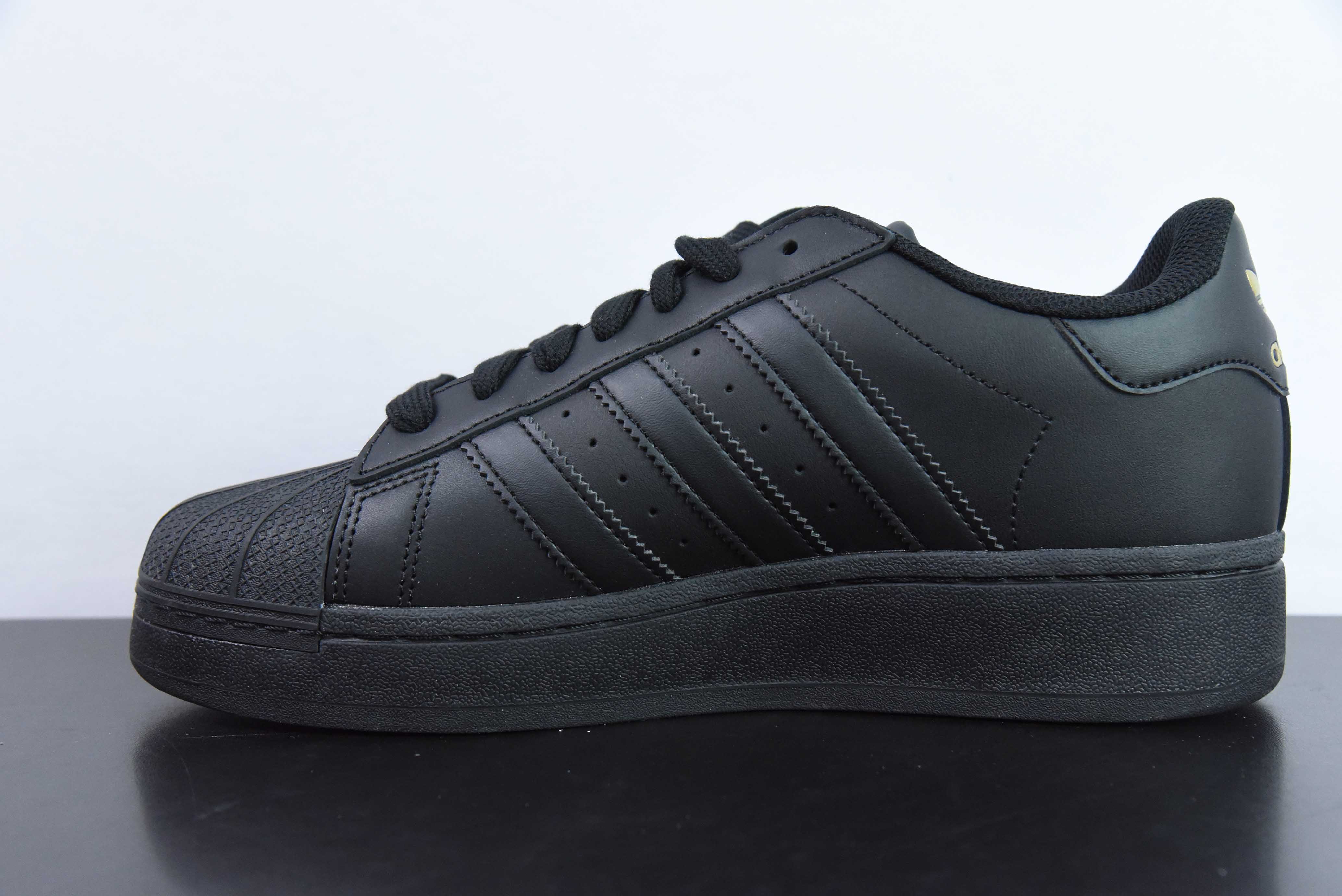 AD 오리지널스 슈퍼스타 XLG 블랙 골드 두꺼운 바닥 클래식 쉘 헤드 시리즈 카운터 싱크로 컬러 상품 번호: ID4656 사이즈: 36-45