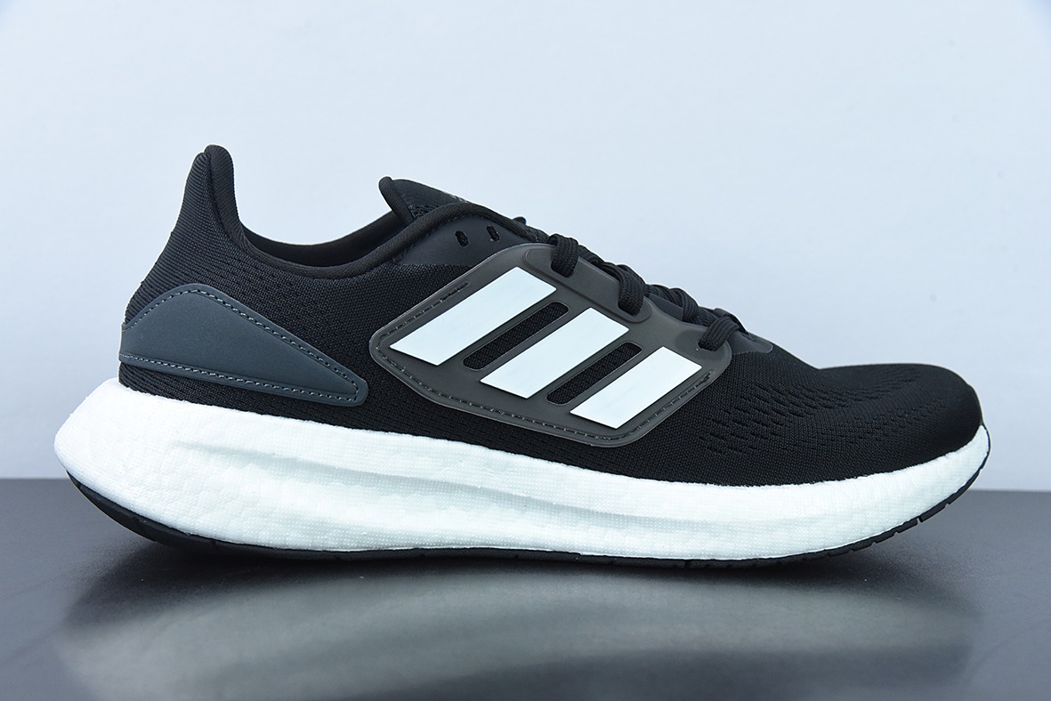 AD 퓨어브 부스트 HD 윈테 유 맨 새로운 컬러 UB8.0 블랙 앤 화이트 상품 번호: GZ5174 사이즈: 36-45