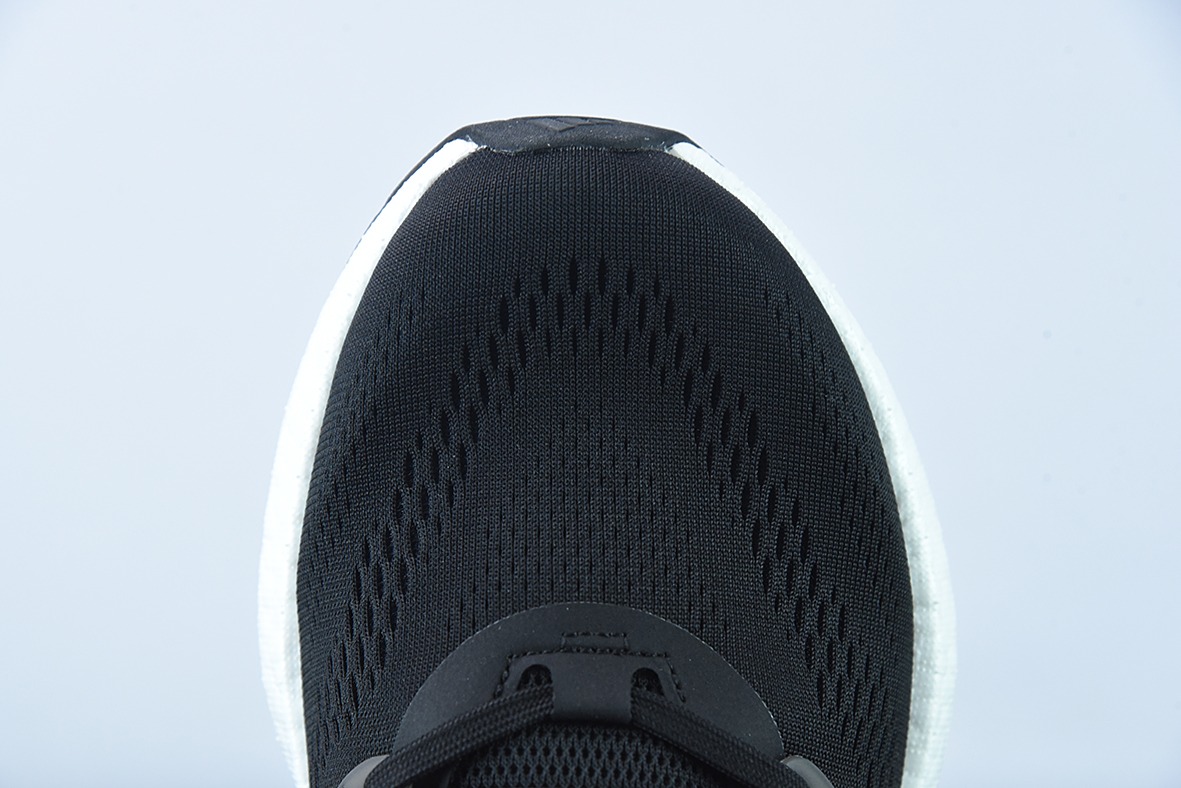 AD 퓨어브 부스트 HD 윈테 유 맨 새로운 컬러 UB8.0 블랙 앤 화이트 상품 번호: GZ5174 사이즈: 36-45