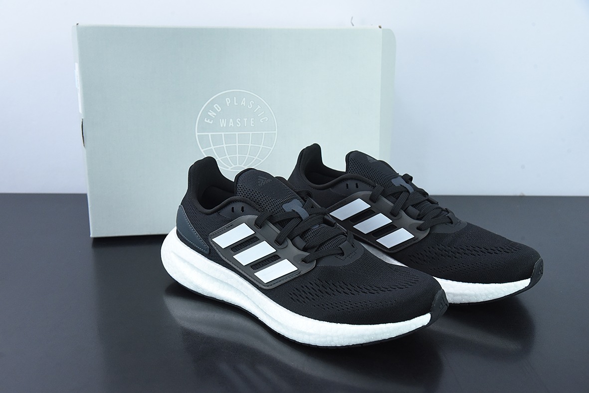 AD 퓨어브 부스트 HD 윈테 유 맨 새로운 컬러 UB8.0 블랙 앤 화이트 상품 번호: GZ5174 사이즈: 36-45