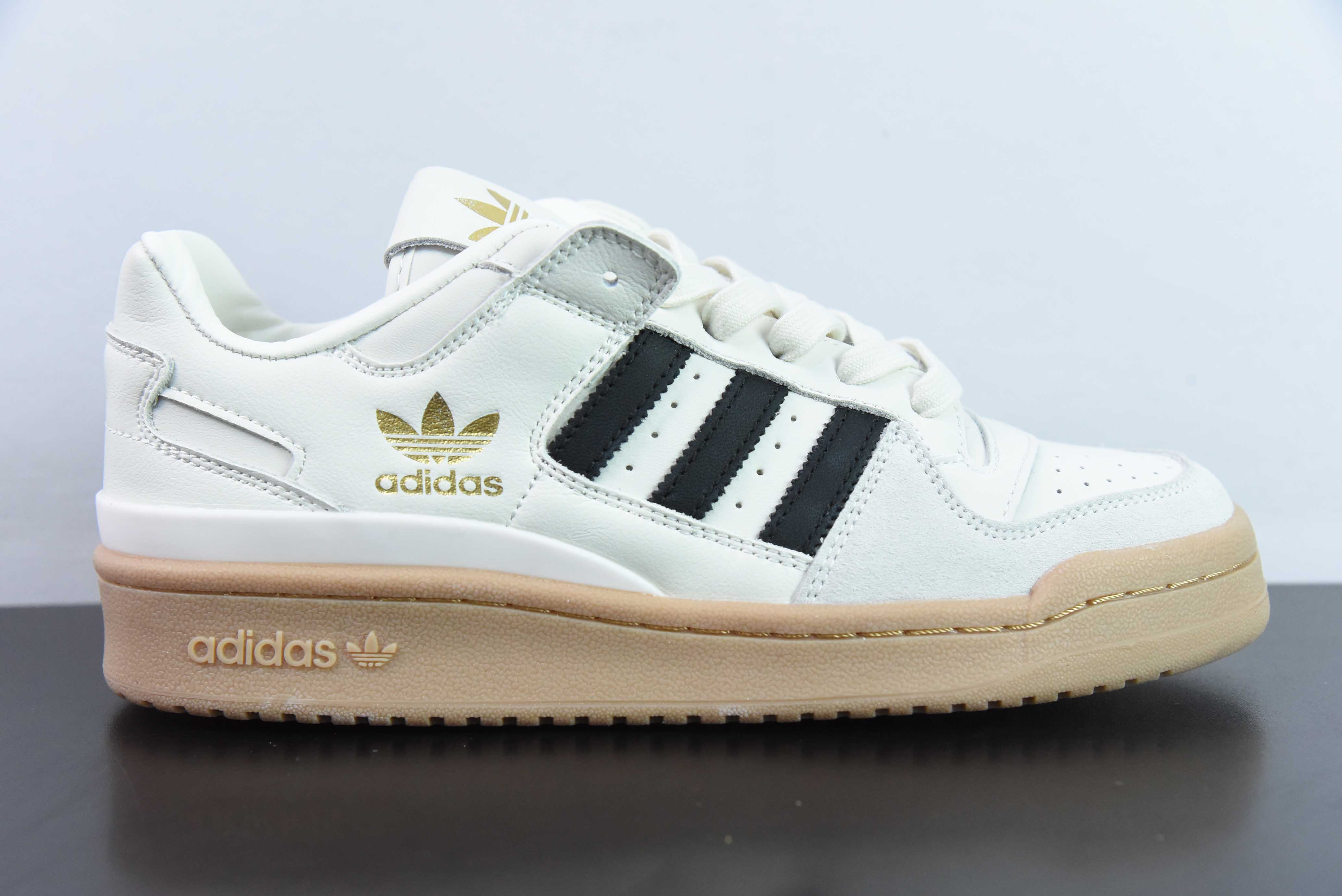 아디다스 아디다스 포럼 로우 CL 로우탑 트렌디 캐주얼 트레이너 아이템 번호: IG3769 사이즈: 36-45