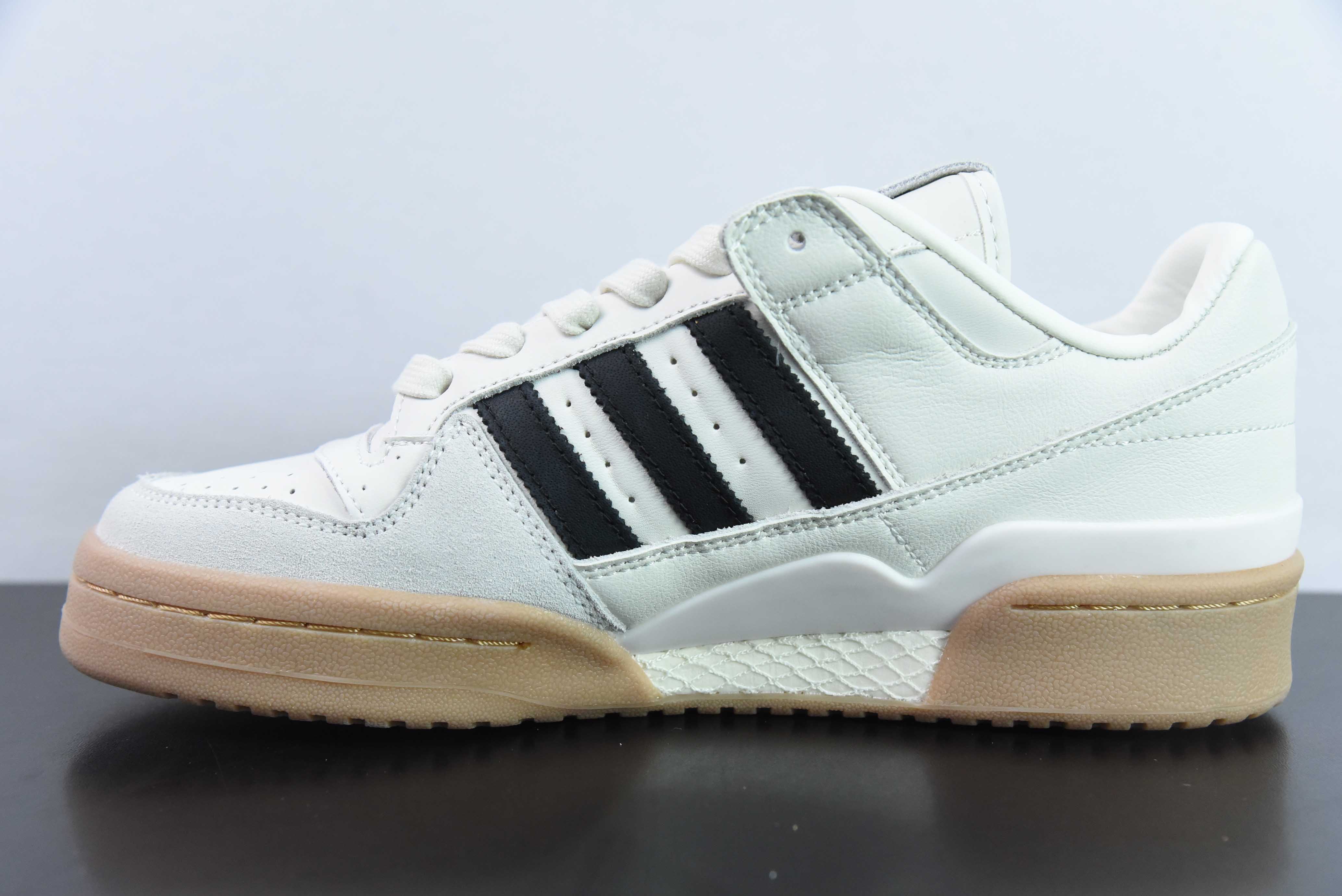 아디다스 아디다스 포럼 로우 CL 로우탑 트렌디 캐주얼 트레이너 아이템 번호: IG3769 사이즈: 36-45