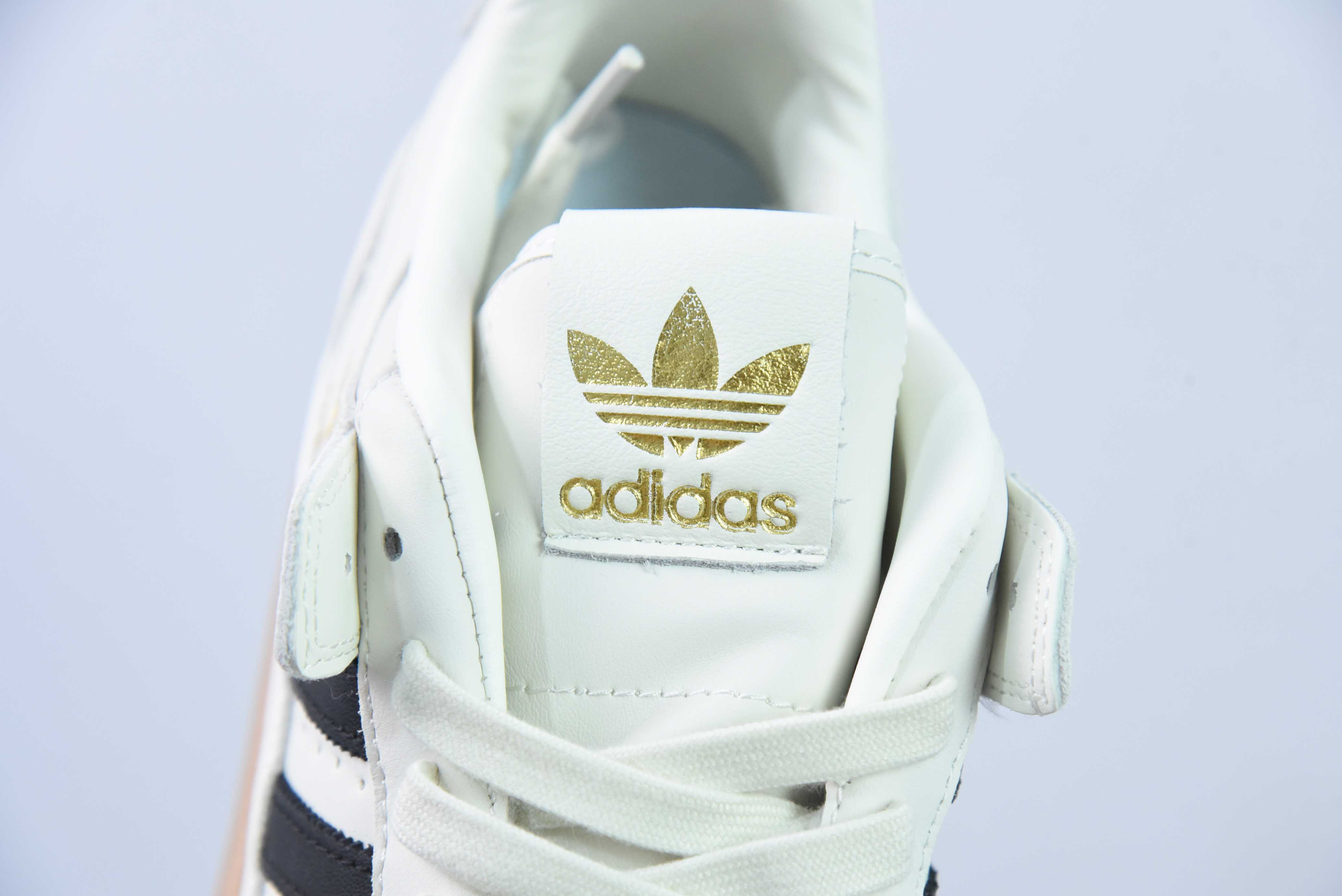 아디다스 아디다스 포럼 로우 CL 로우탑 트렌디 캐주얼 트레이너 아이템 번호: IG3769 사이즈: 36-45