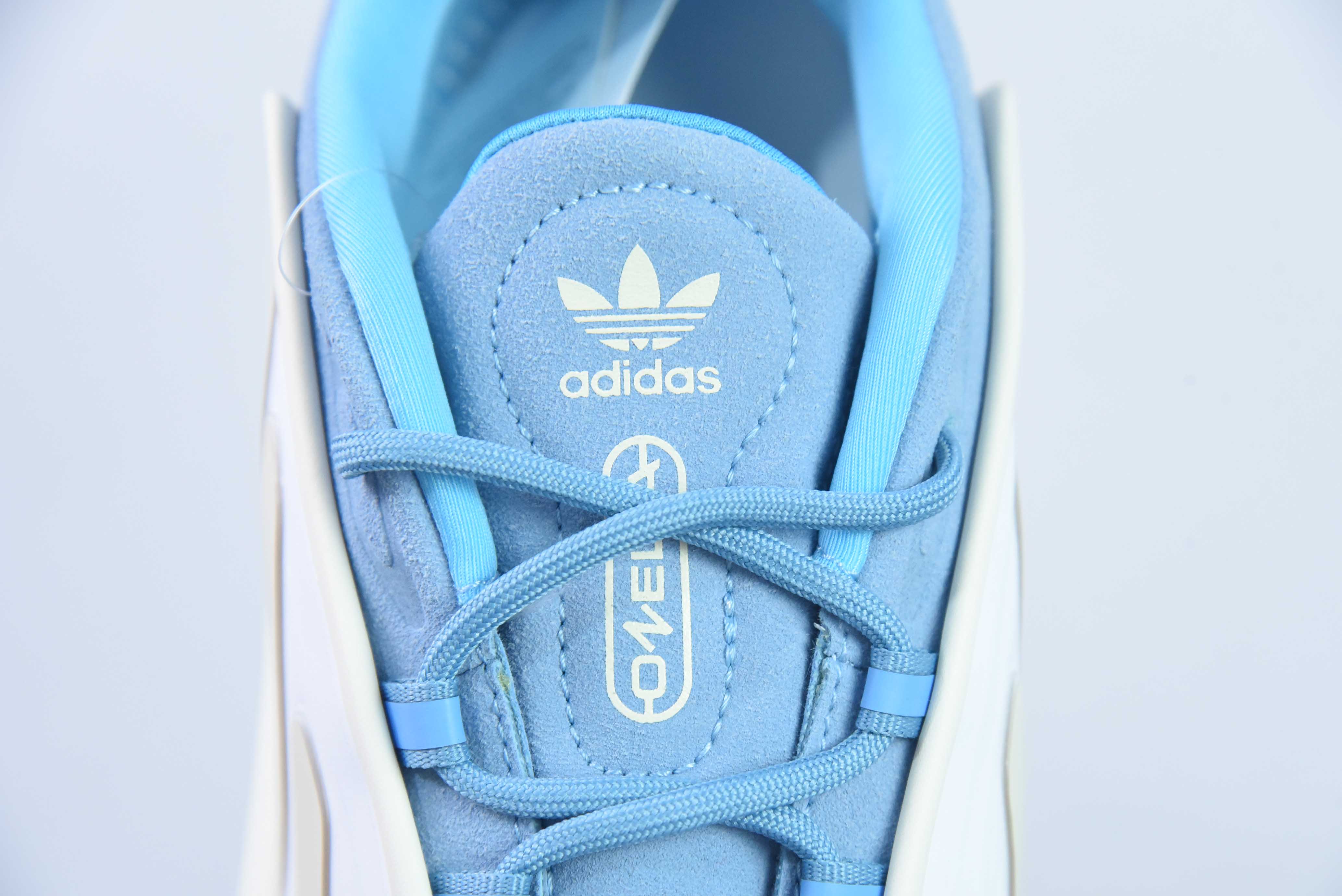 아디 아디 오젤리아 아디펜 워터파이프 2.0 레트로 스포츠 팝 슈즈 아이템 번호: GY9978 사이즈: 36-45