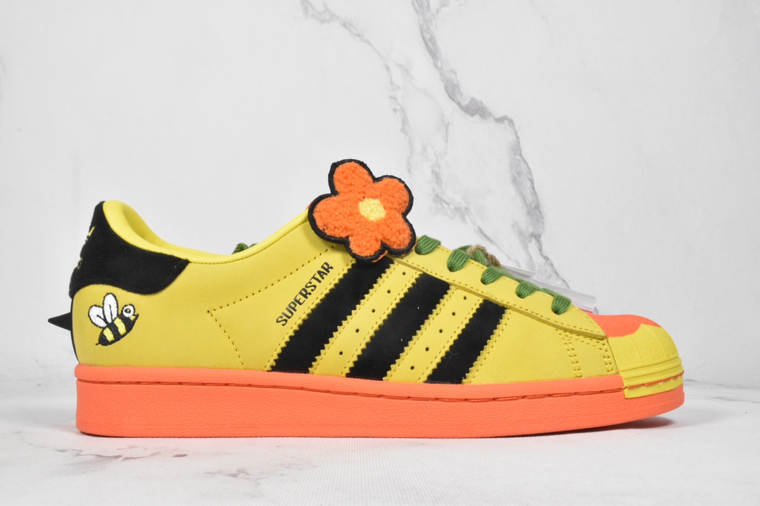 아디다스 리틀비 여자친구를 위해 구입하세요!