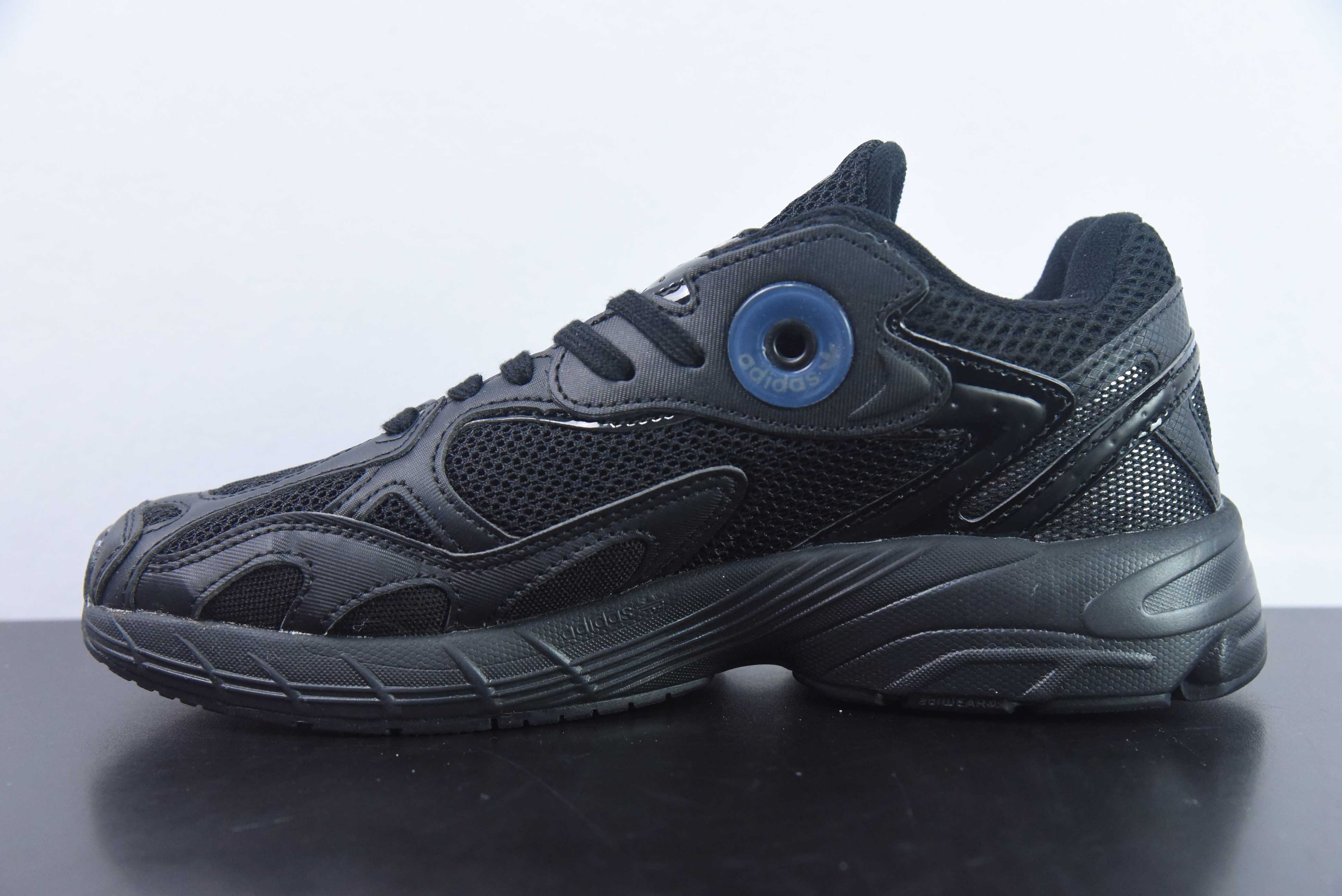 아디다스 아디다스 오리지널스 아스티르 스페이스 실버 그레이 아스티르 시리즈 아빠 스타일 레트로 통기성 쿠셔닝 캐주얼 스포츠 조깅화 아이템 번호: GW4341 사이즈: 36-45