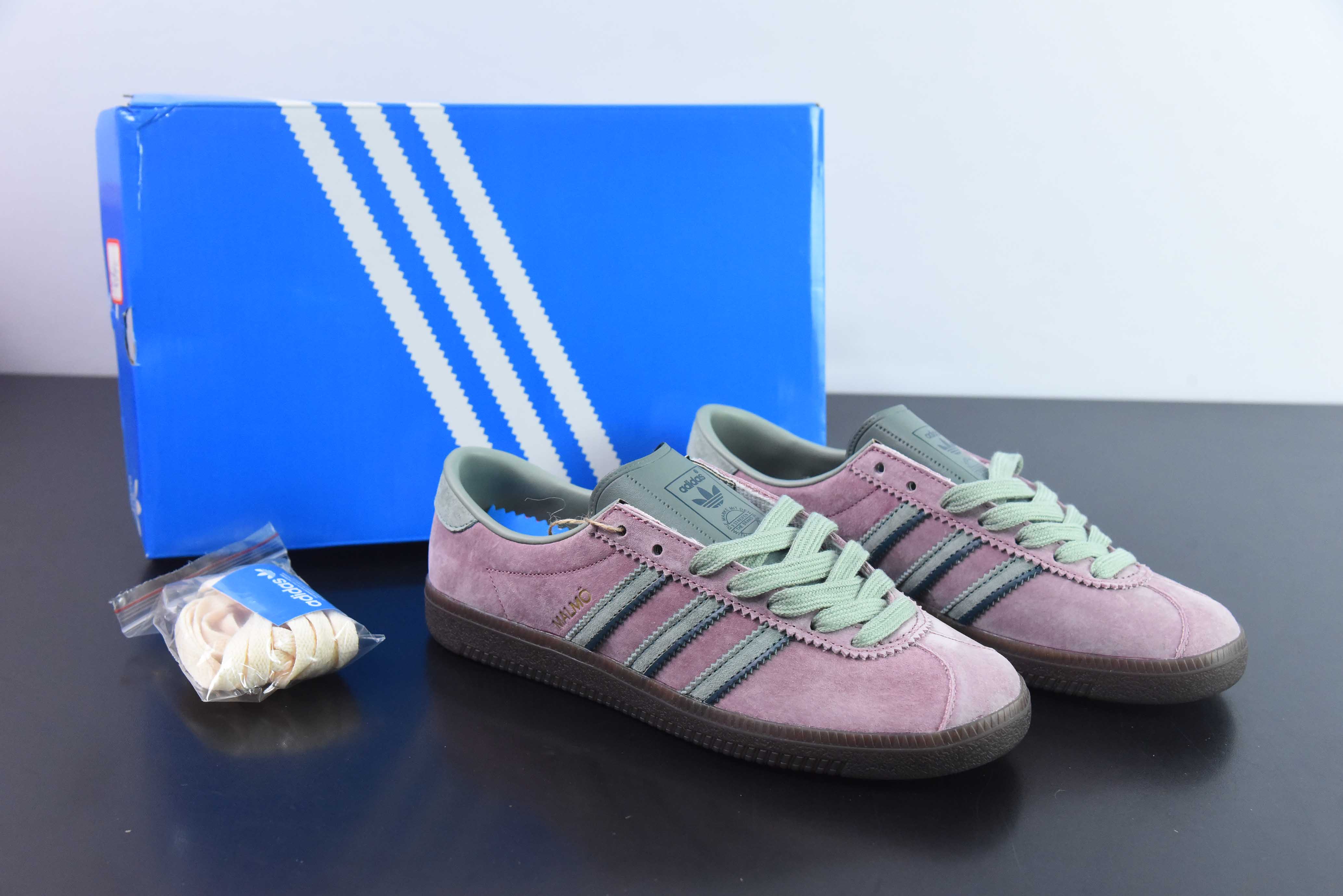 아디다스 클로버 아디다스 오리지널스 삼바 비건 OG SPD 삼바 시리즈 신사 독일 훈련 축구 스타일 캐주얼 스포츠화 아이템 번호: ID2784 사이즈: 36-45