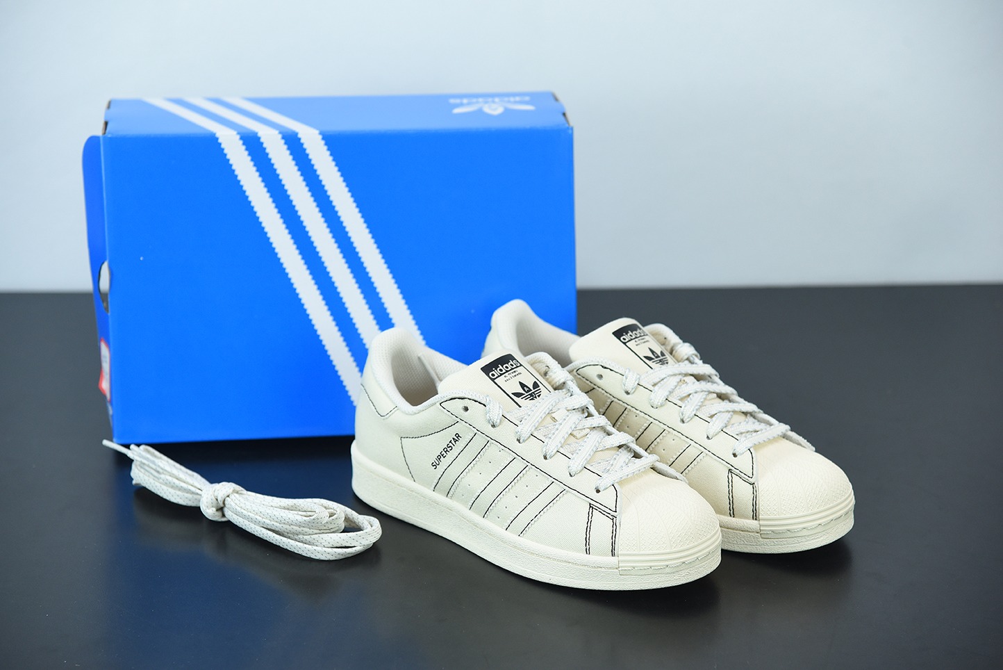 아디 슈퍼스타 쉘 헤드 스포츠 레저 보드숏 캔버스 블랙 라인 아이템 번호: AJ7923 사이즈: 36-44