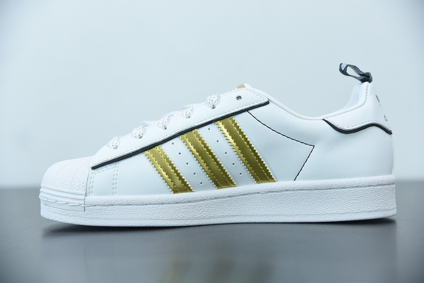 아디 슈퍼스타 쉘 헤드 스포츠 캐주얼 신발 플래티넘 아이템 번호: AJ7921 사이즈: 36-44