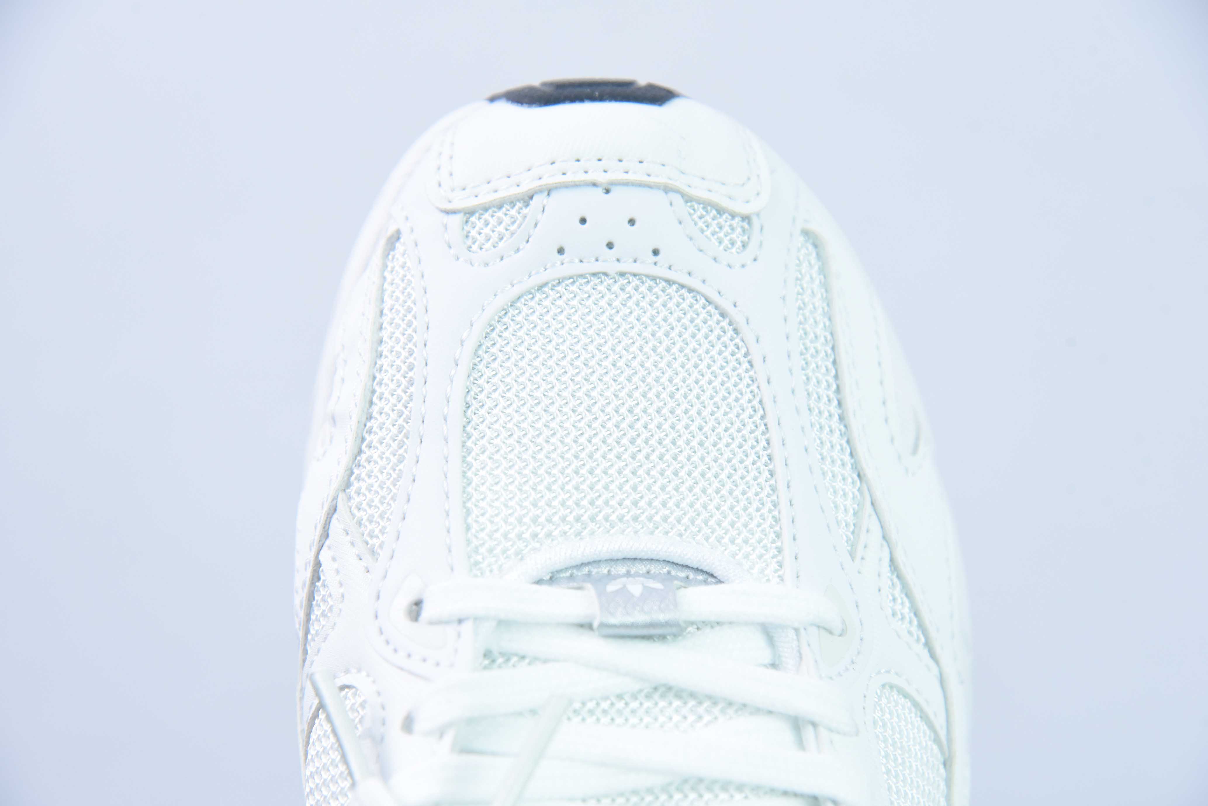 아디다스 아디다스 오리지널스 아스티르 스페이스 실버 그레이 아스티르 시리즈 팝 스타일 레트로 통기성 쿠셔닝 캐주얼 스포츠 조깅화 아이템 번호:GY5565 사이즈: 36-45