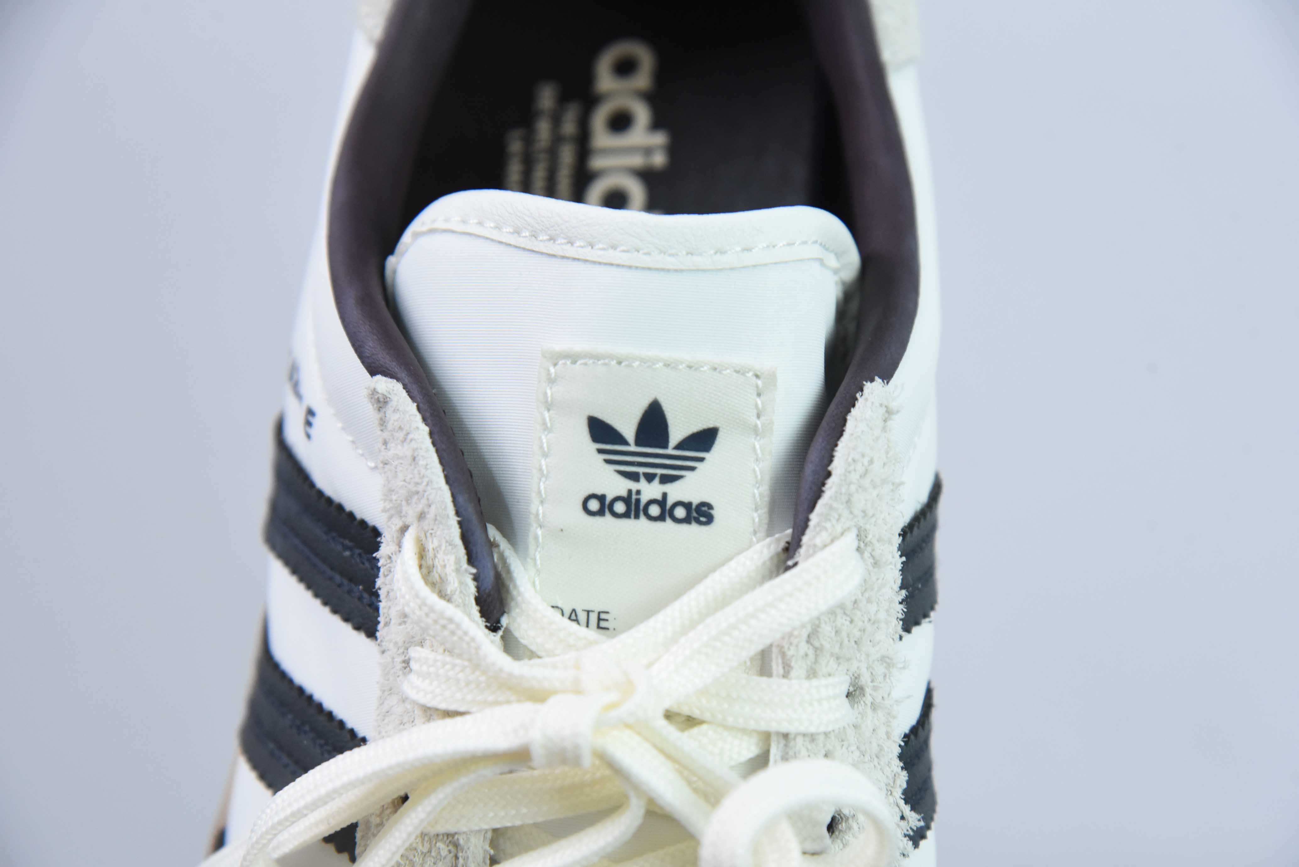 AD 오리지널 가젤 실내 트레이너 로우탑 레트로 빈티지 페플럼 캐주얼 운동화 독일 트레이닝 스타일 보드 슈즈 아이템 번호: IH9985 사이즈: 35.5-44