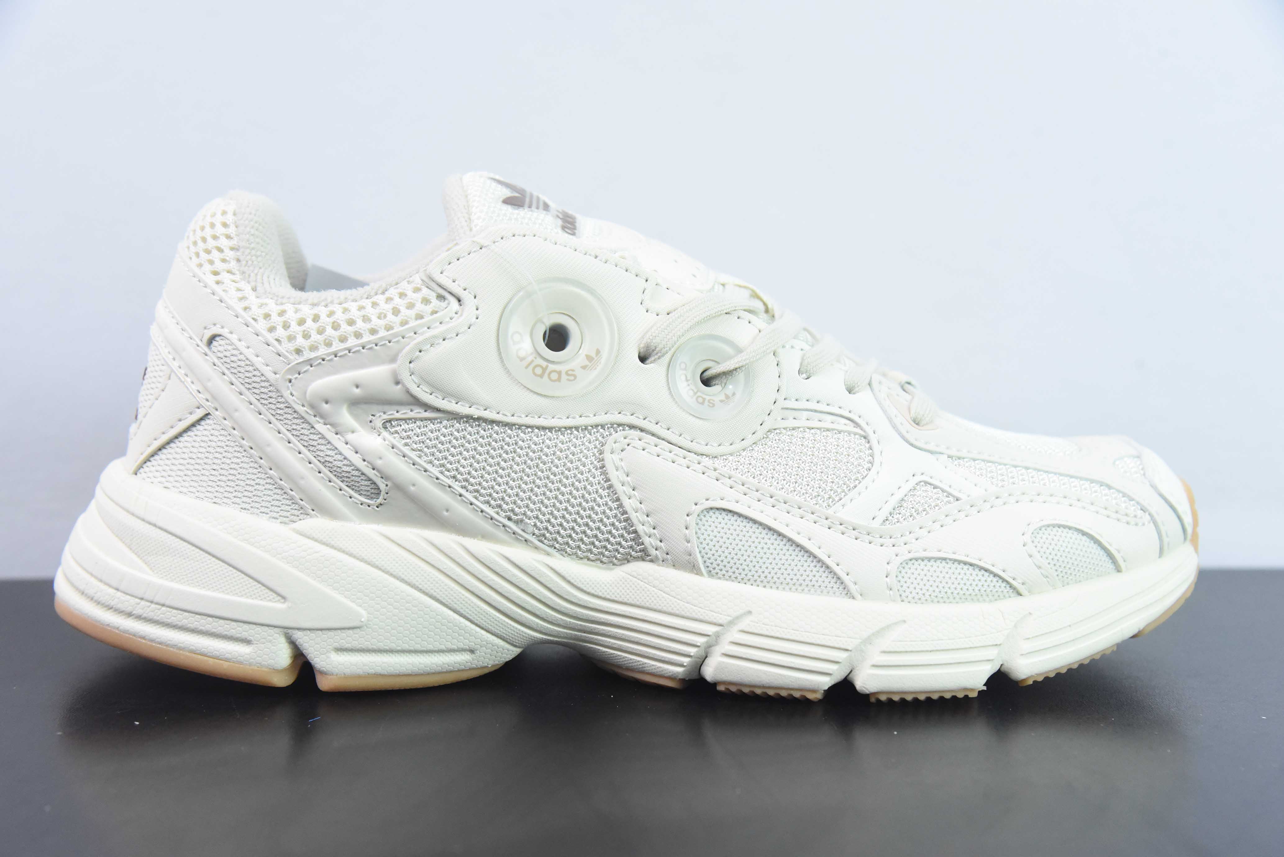 아디다스 아디다스 오리지널스 아스티르 스페이스 실버 그레이 아스티르 시리즈 팝스 스타일 레트로 통기성 쿠셔닝 캐주얼 스포츠 조깅화 아이템 번호: GV9200 사이즈: 36-45