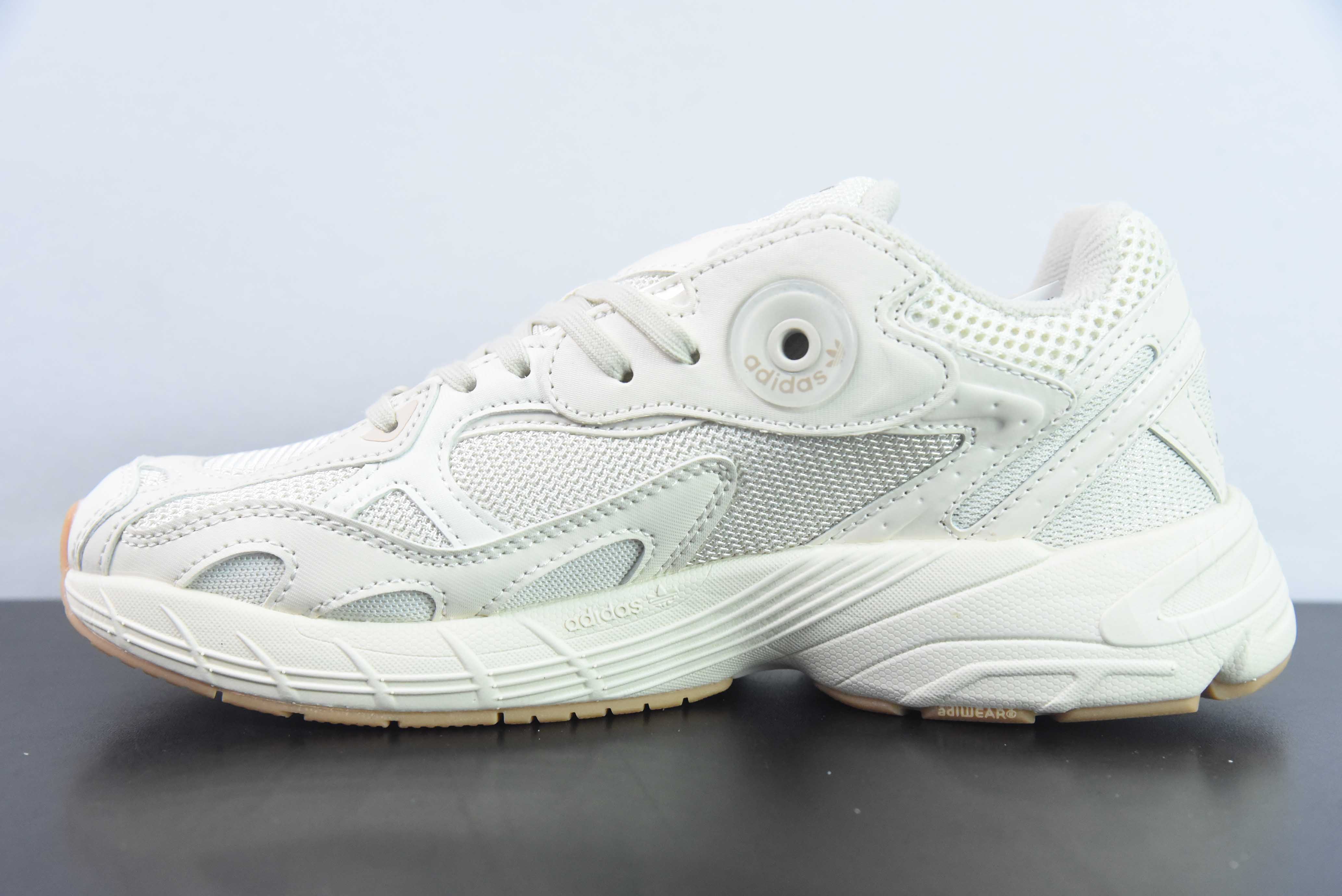 아디다스 아디다스 오리지널스 아스티르 스페이스 실버 그레이 아스티르 시리즈 팝스 스타일 레트로 통기성 쿠셔닝 캐주얼 스포츠 조깅화 아이템 번호: GV9200 사이즈: 36-45