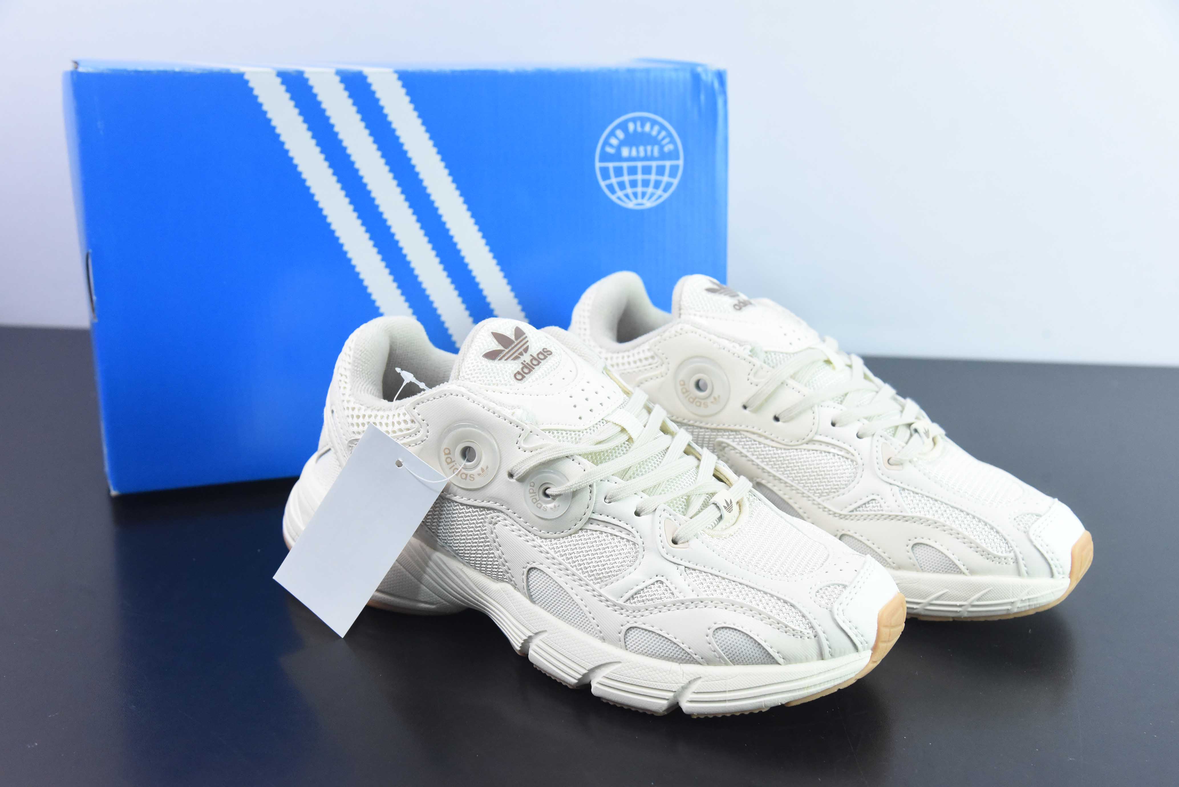 아디다스 아디다스 오리지널스 아스티르 스페이스 실버 그레이 아스티르 시리즈 팝스 스타일 레트로 통기성 쿠셔닝 캐주얼 스포츠 조깅화 아이템 번호: GV9200 사이즈: 36-45