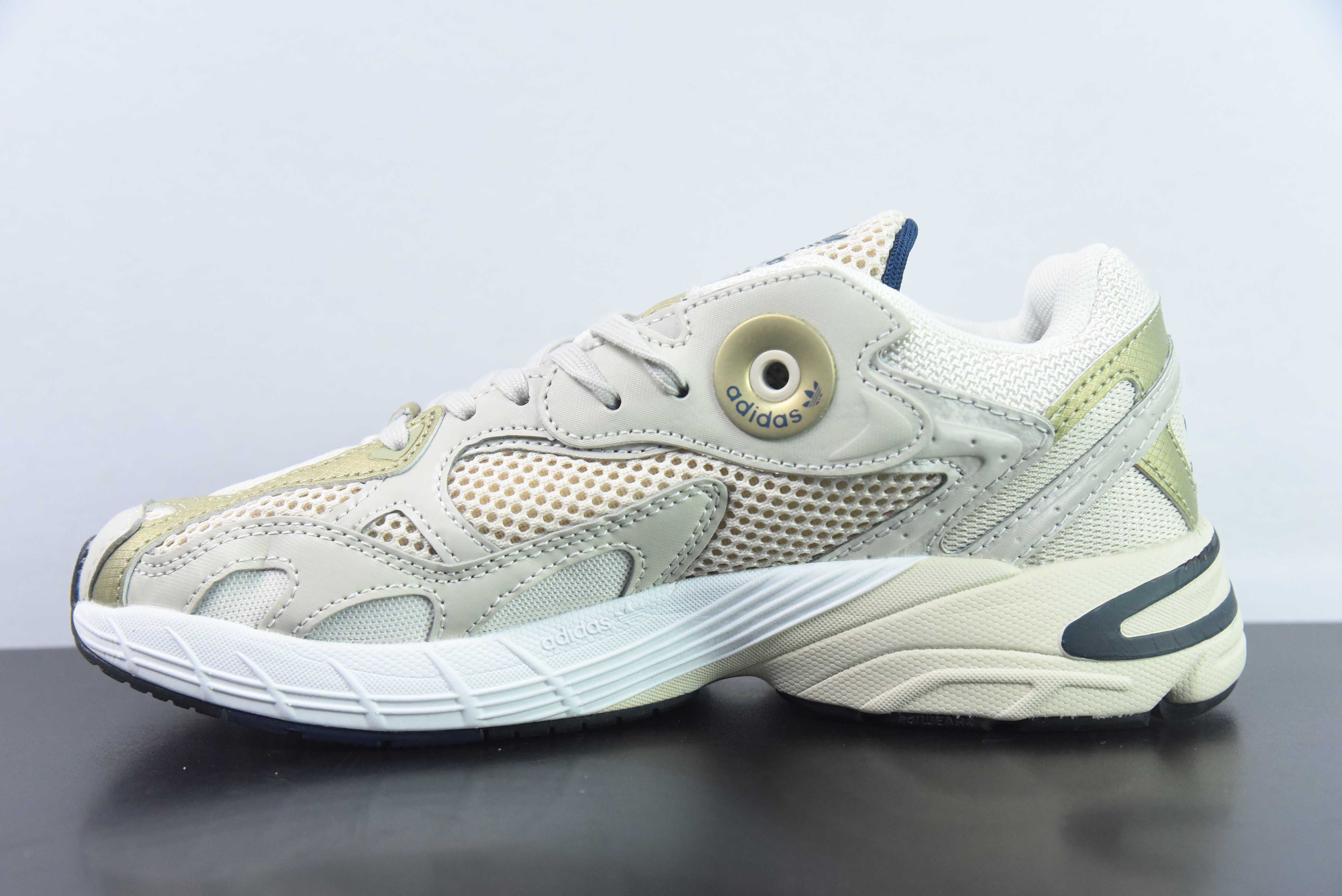 아디다스 아디다스 오리지널스 아스티르 스페이스 실버 그레이 아스티르 시리즈 팝 스타일 레트로 통기성 쿠셔닝 캐주얼 스포츠 조깅화 아이템 번호: GZ3571 사이즈: 36-45