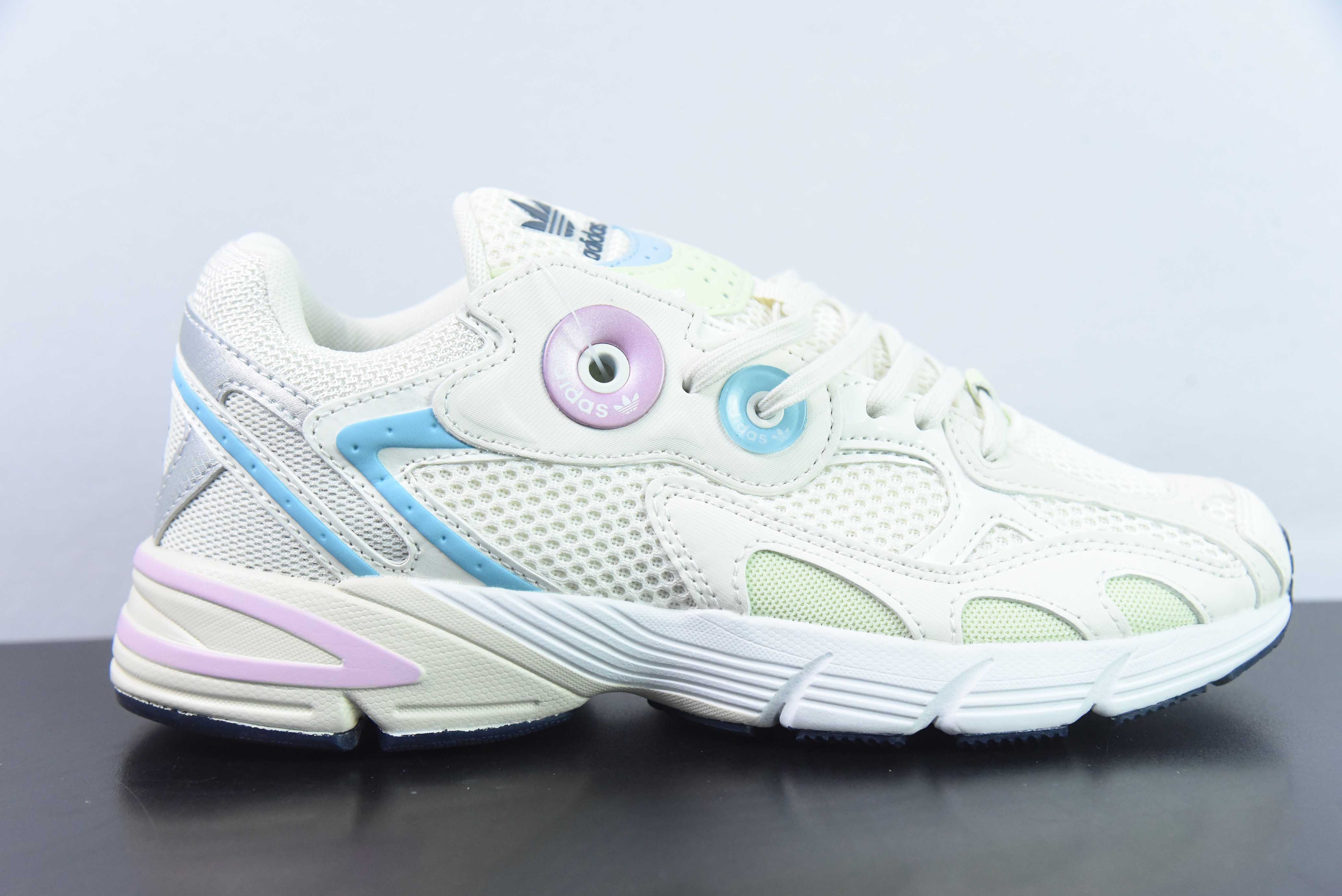 아디다스 아디다스 오리지널스 아스티르 스페이스 실버 그레이 아스티르 시리즈 팝스 스타일 레트로 통기성 쿠셔닝 캐주얼 스포츠 조깅화 아이템 번호: GZ4331 사이즈: 36-45