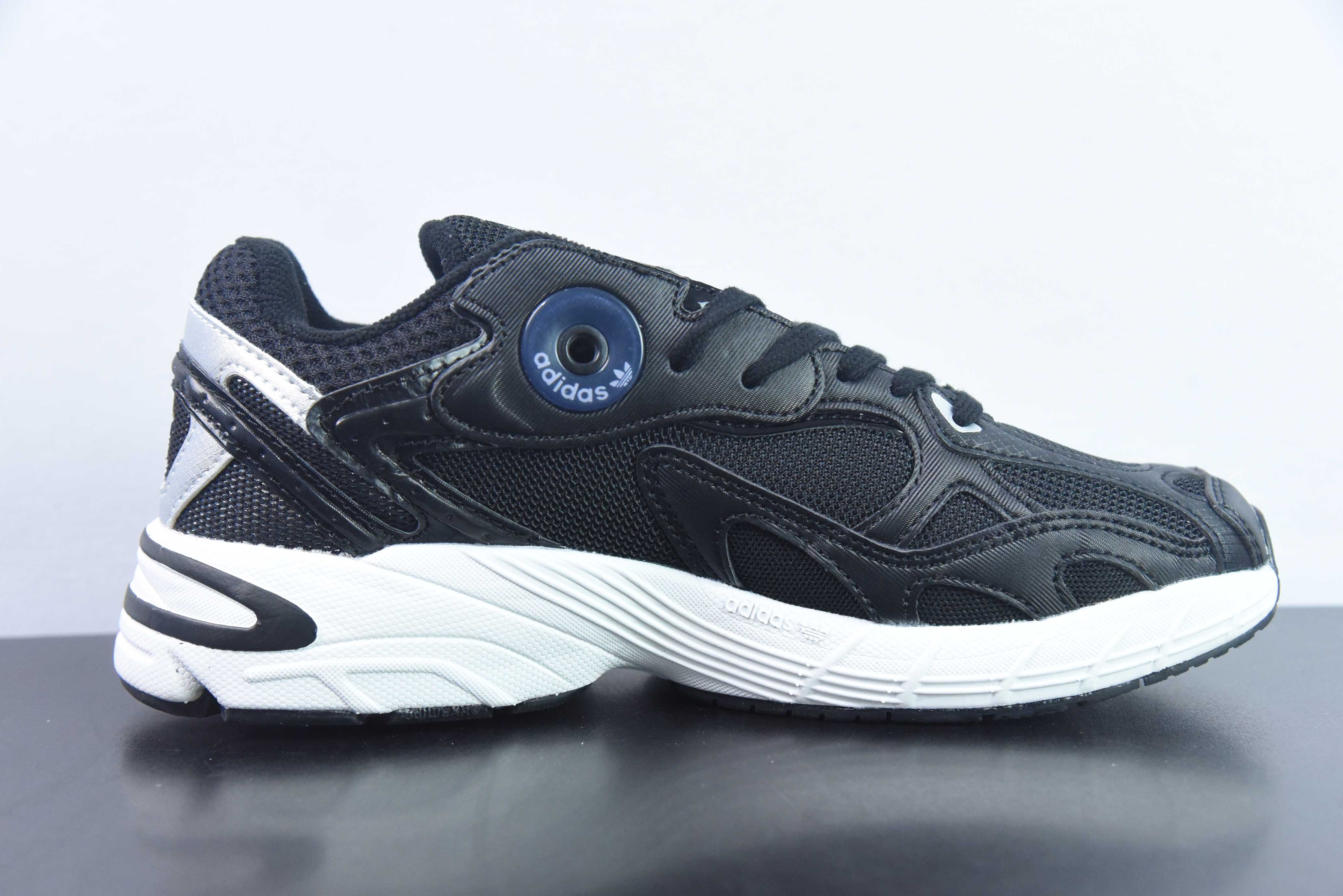 아디다스 아디다스 오리지널스 아스티르 스페이스 실버 그레이 아스티르 시리즈 아빠 스타일 레트로 통기성 쿠셔닝 캐주얼 스포츠 조깅화 아이템 번호: GY5260 사이즈: 36-45