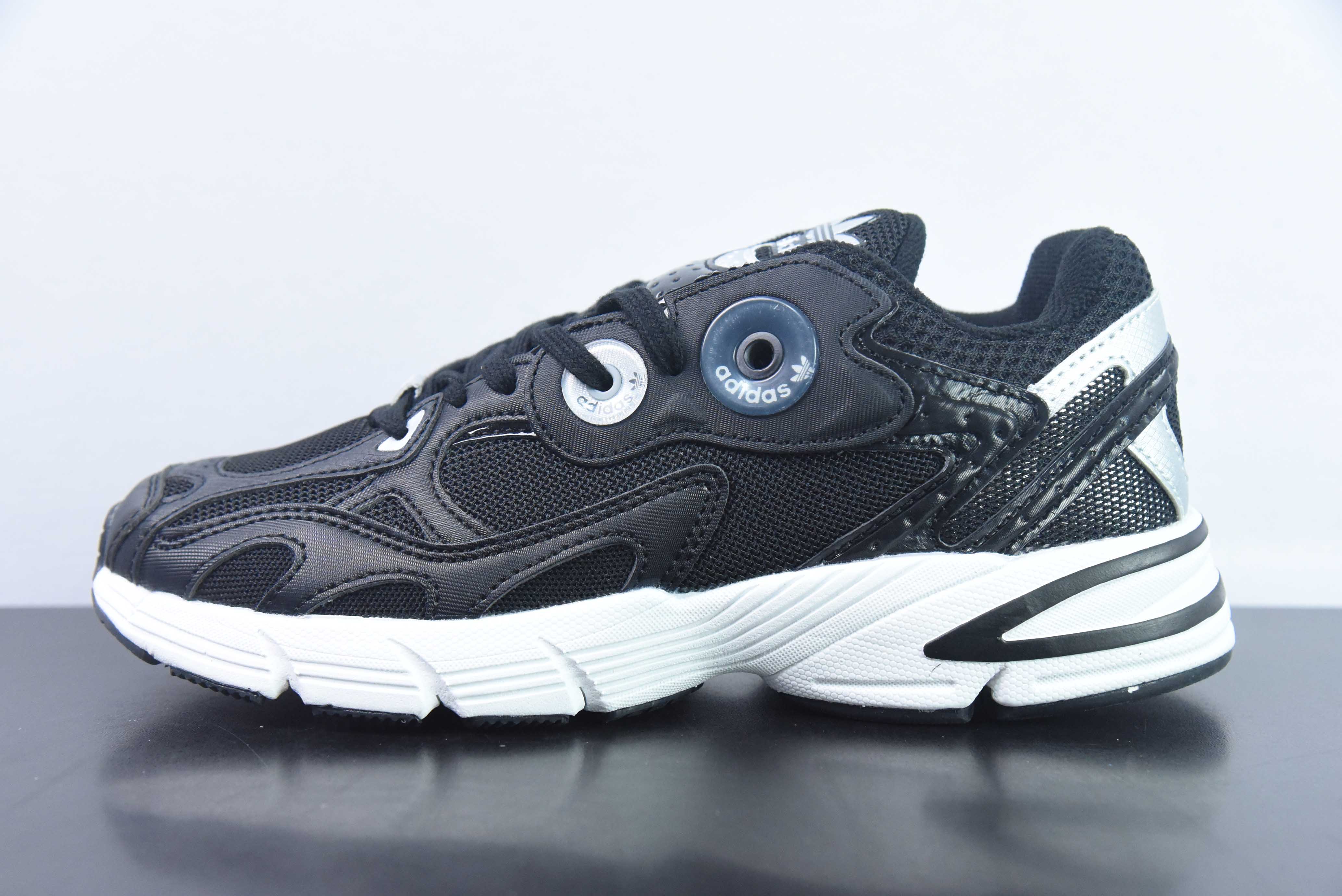 아디다스 아디다스 오리지널스 아스티르 스페이스 실버 그레이 아스티르 시리즈 아빠 스타일 레트로 통기성 쿠셔닝 캐주얼 스포츠 조깅화 아이템 번호: GY5260 사이즈: 36-45