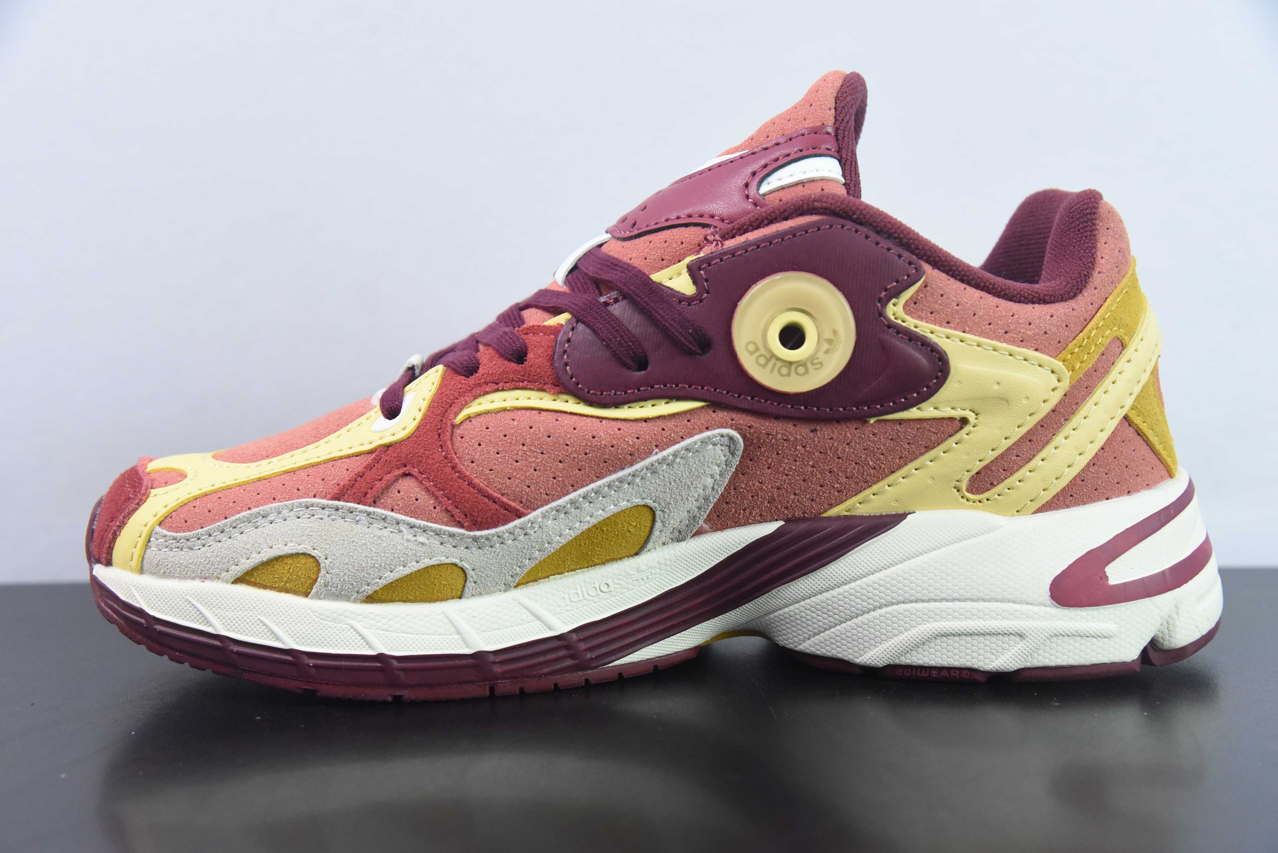 아디다스아디다스 오리지널스 아스티르 스페이스 실버 그레이 아스티르 시리즈 팝 스타일 레트로 통기성 쿠셔닝 캐주얼 스포츠 조깅화 아이템 번호: GZ4335 사이즈: 36-45