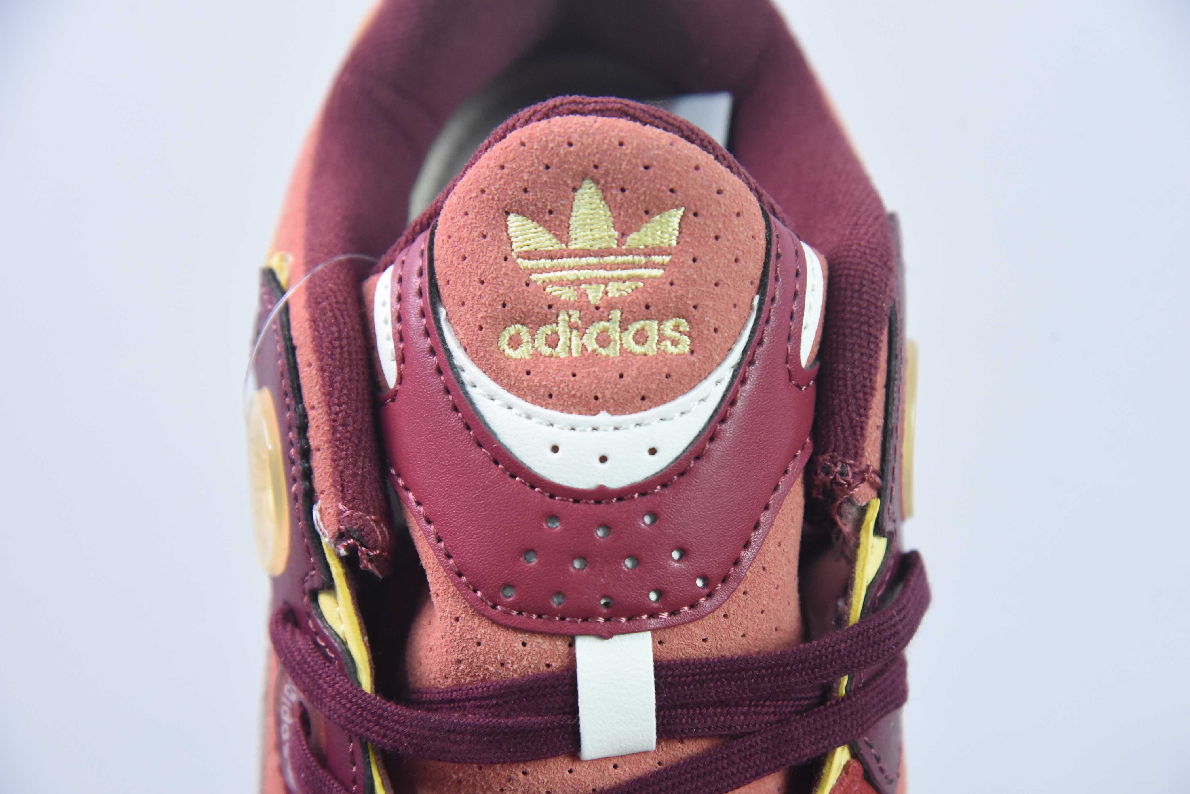 아디다스아디다스 오리지널스 아스티르 스페이스 실버 그레이 아스티르 시리즈 팝 스타일 레트로 통기성 쿠셔닝 캐주얼 스포츠 조깅화 아이템 번호: GZ4335 사이즈: 36-45