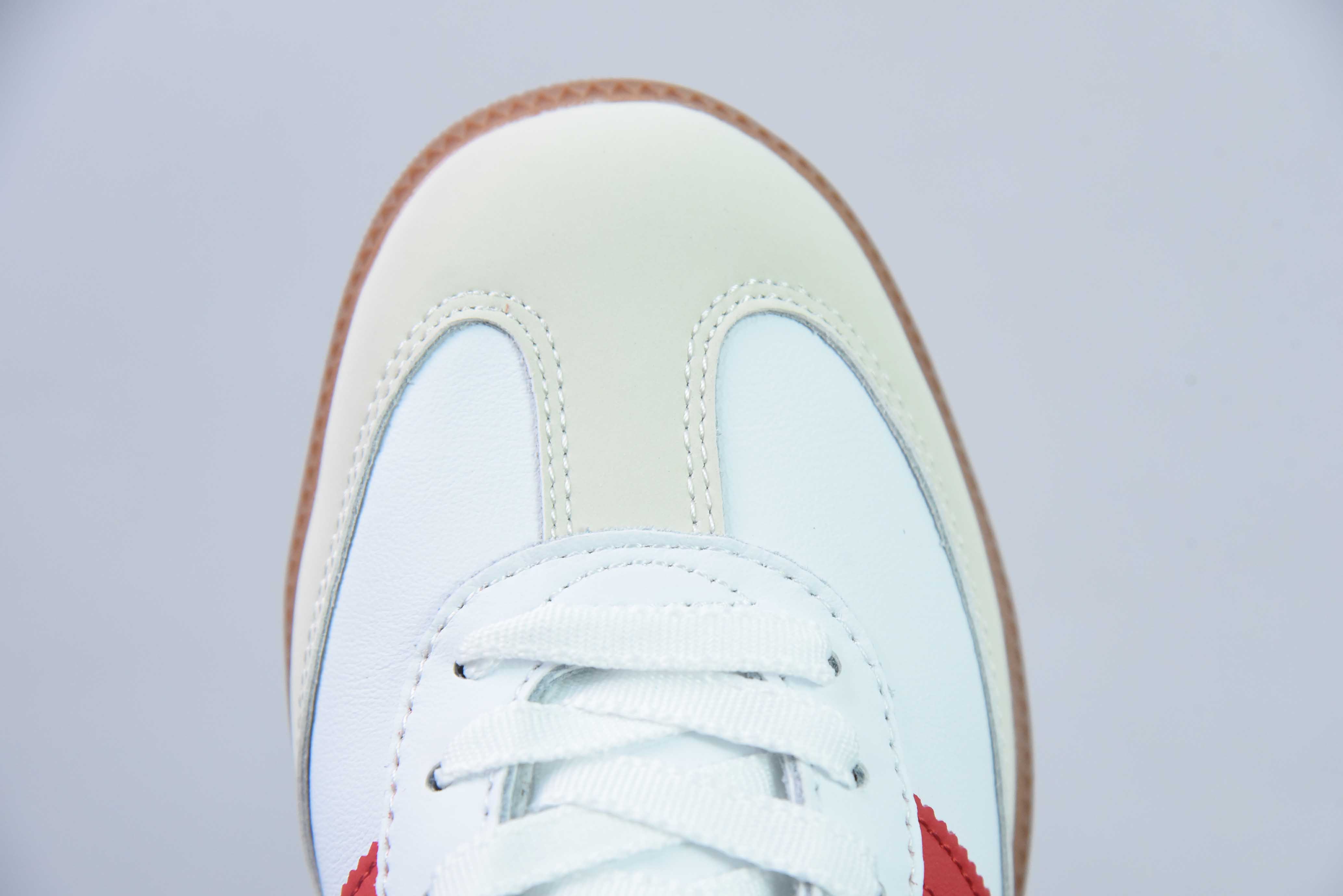 아디다스 오리지널스 삼바 OG 삼바 시리즈 신사 독일 훈련 축구 스타일 로우탑 캐주얼 스포츠화 아이템 번호: IF6513 사이즈: 36-45