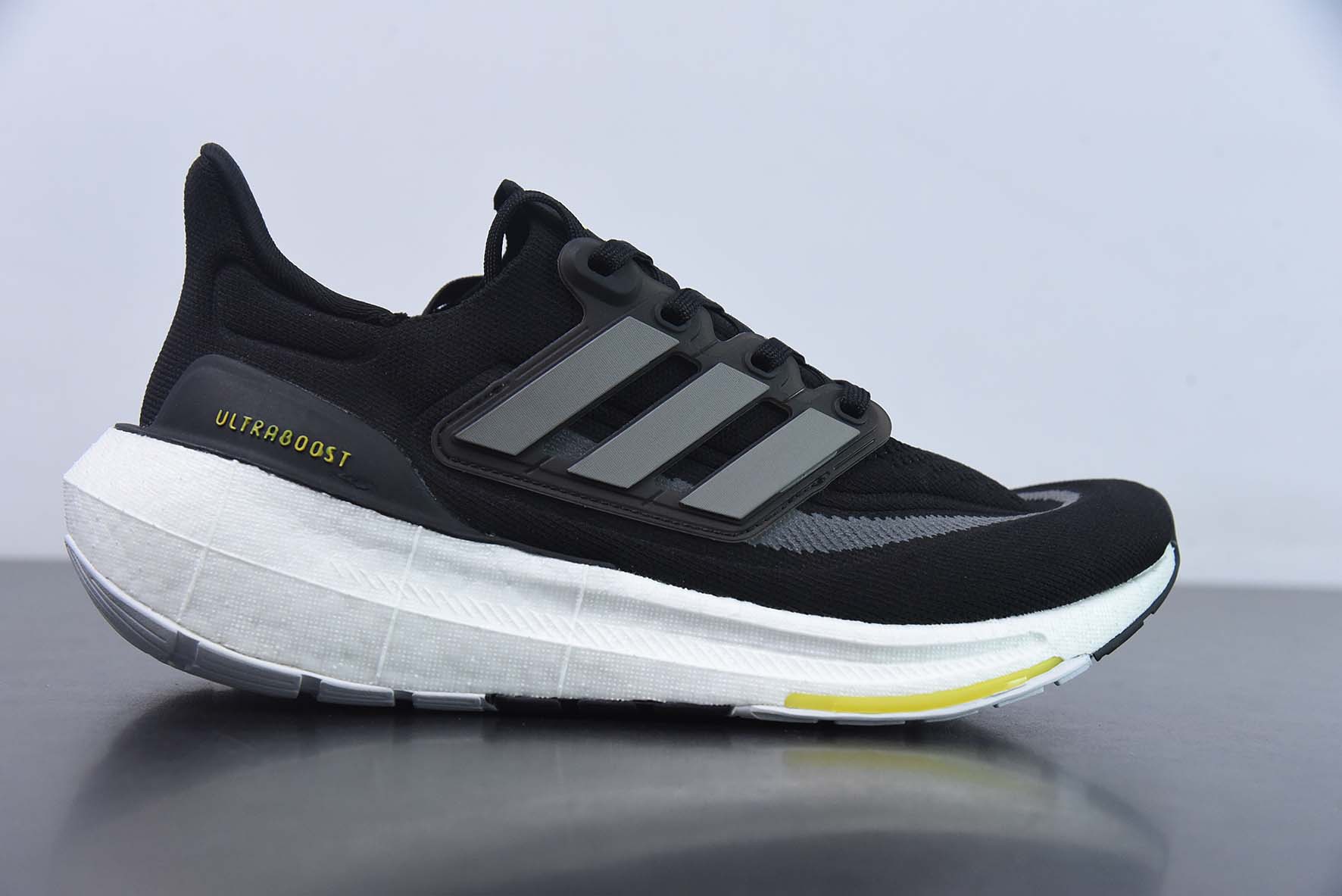 Ad 울트라 부스트 라이트 23 아디다스 뉴 UB9.0 라이트 바운스 두꺼운 솔 팝콘 러닝화 아이템 번호: H06357 사이즈: 36-46