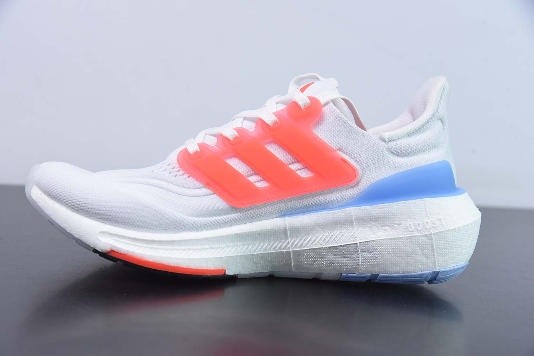 Ad 울트라 부스트 라이트 23 아디다스 뉴 UB9.0 라이트 탄성 두꺼운 밑창 팝콘 러닝화 아이템 번호: H06357 사이즈: 36-46