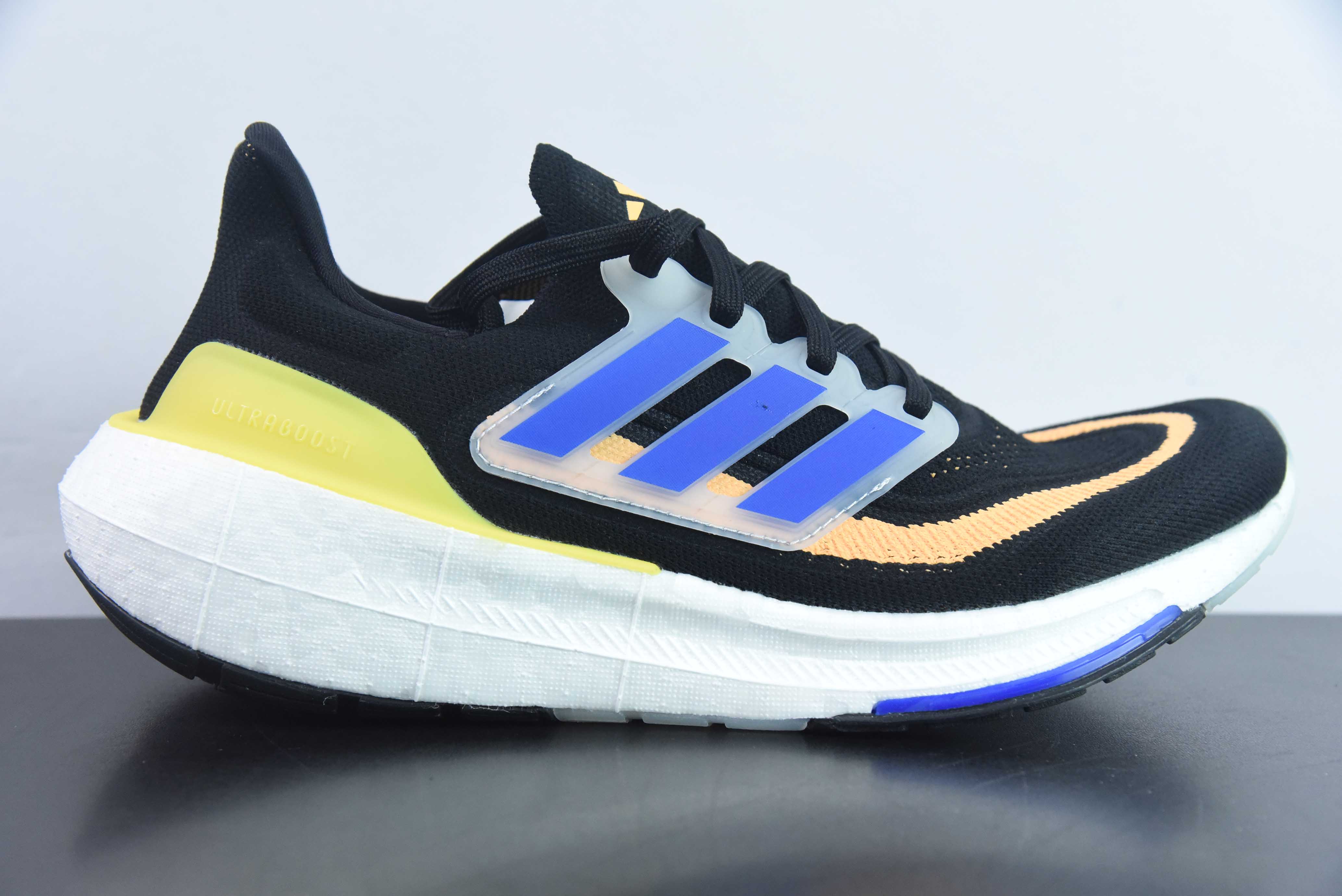 Adi AD 퓨어 부스트 2023 라이트 화이트   오렌지   블루 23 버전의 가벼운 탄성 UB 시리즈 로우 탑 삭 라이너 니트 통기성 쿠셔닝 레저 스포츠 조깅화 제품 번호 : H 사이즈 : 39-48