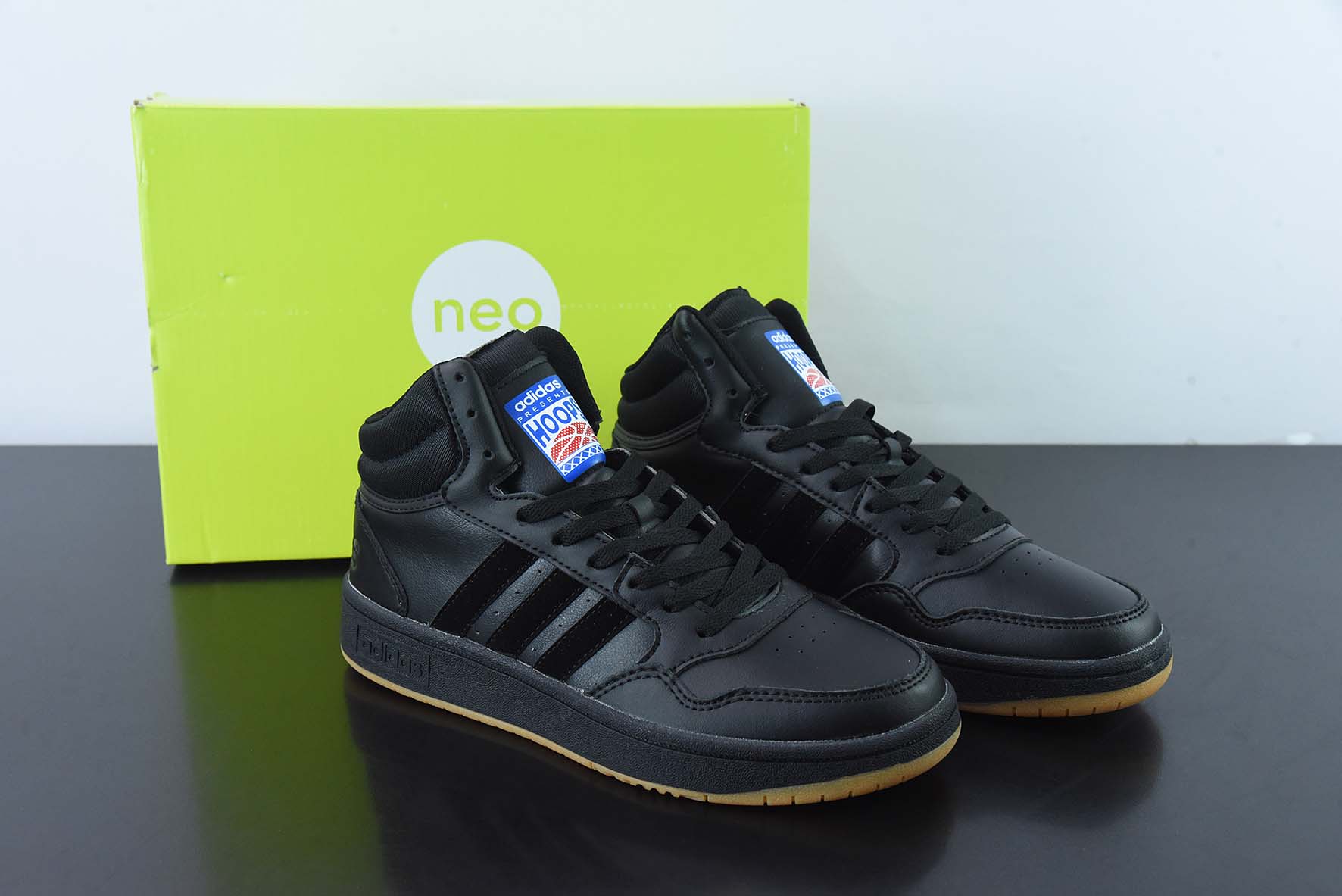 아디다스 아디다스 네오 후프 3.0 미드 시리즈 미드 탑 레트로 농구 스타일 캐주얼 스니커즈 가죽 블랙 블루 검 솔 GY4745 사이즈: 40-45