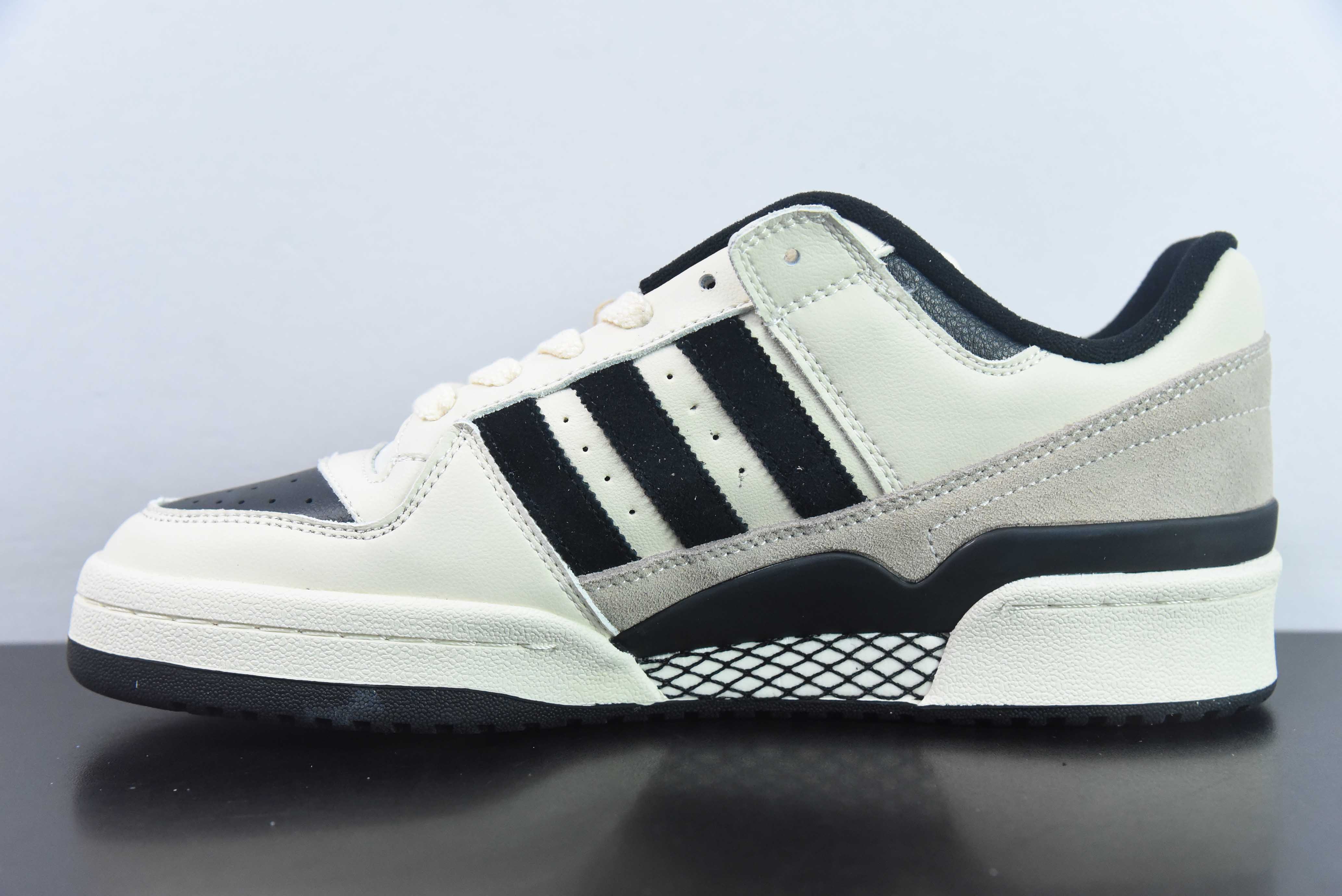 아디 아디다스 오리지널스 포럼 84 로우 로우 탑 레트로 캐주얼 스니커즈 베이지 블랙 아이템: IGgz.1 사이즈: 36-45