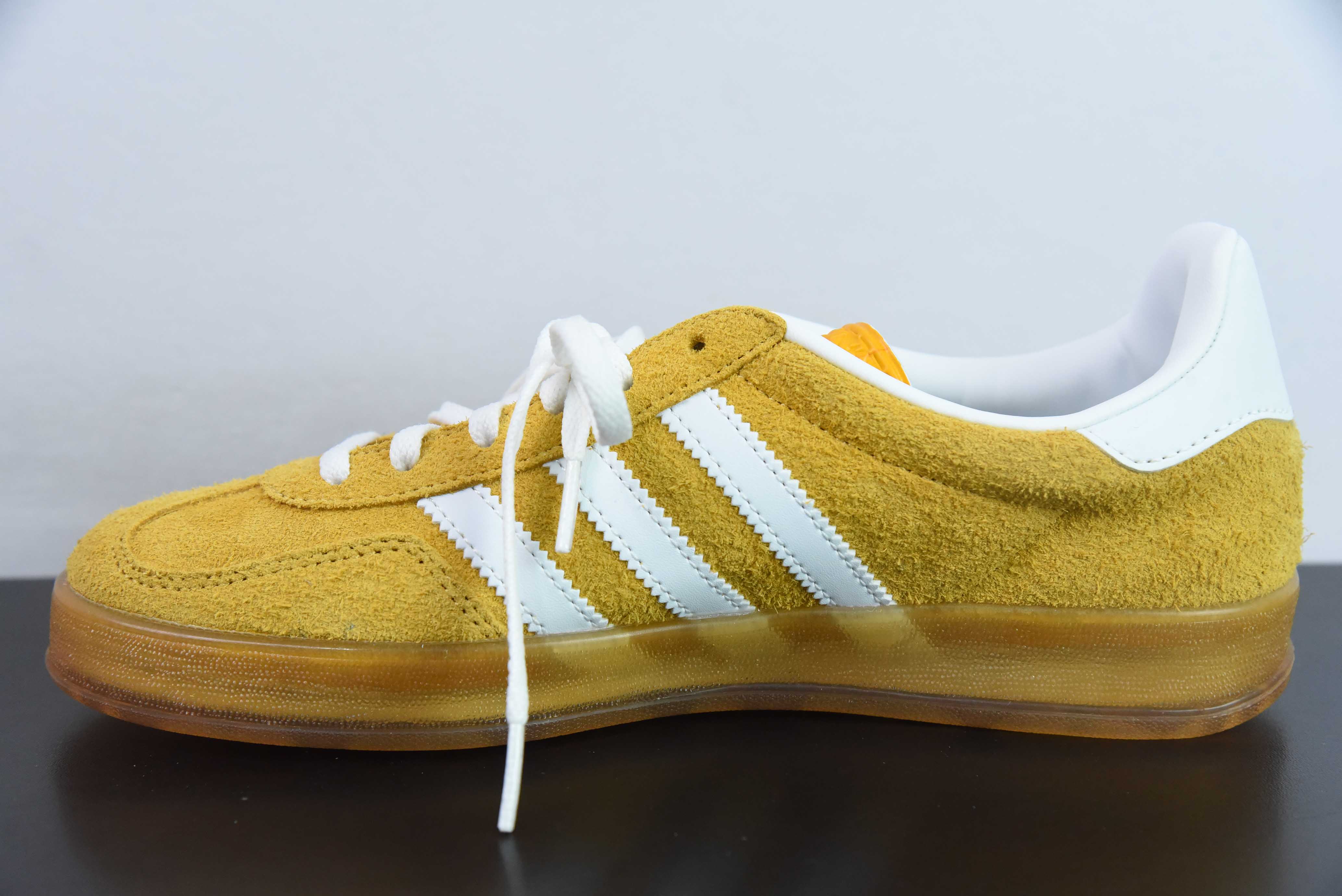 AD 오리지널 가젤 실내 트레이너 로우탑 레트로 빈티지 다용도 캐주얼 운동화 아이템 번호: HQ8716 사이즈: 35.5-44