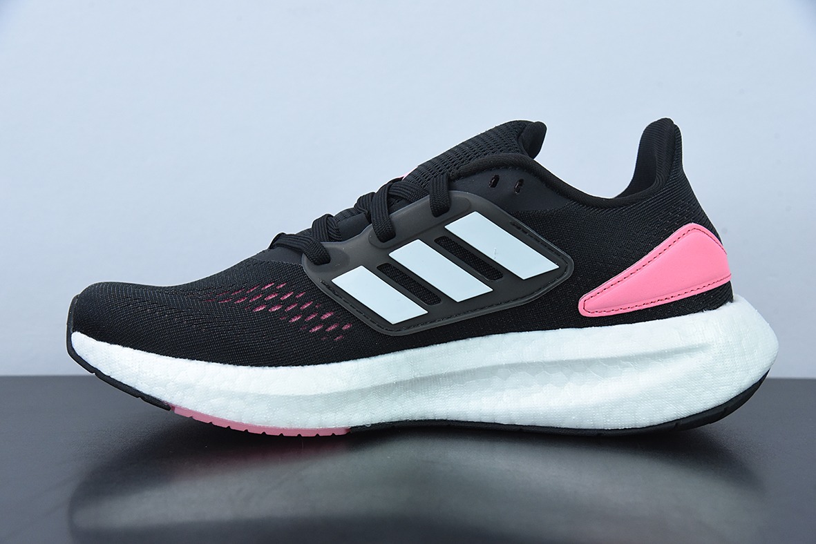 AD 퓨어부스트 HD 윈테 유 맨 새로운 컬러 UB8.0 블랙 앤 화이트 핑크 상품 번호: HQ1458 사이즈: 36-39