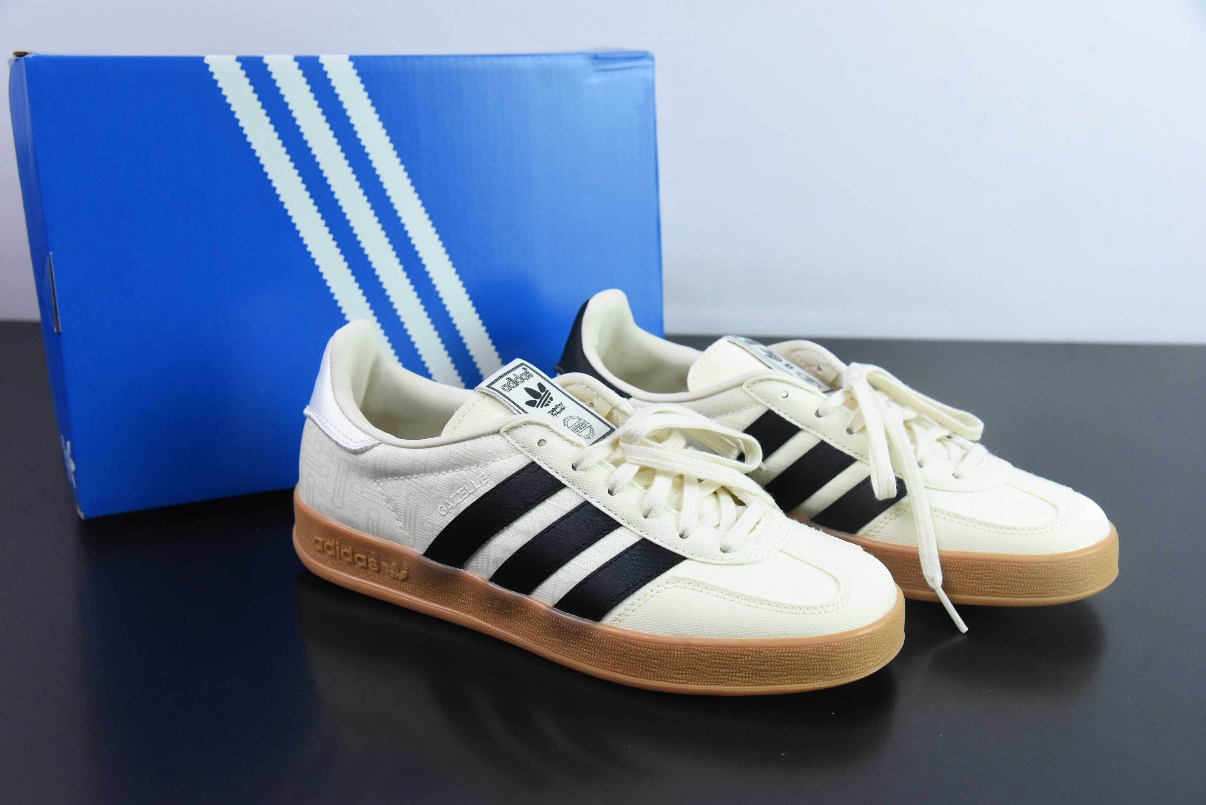 AD 오리지널 가젤 실내 트레이너 로우 탑 레트로 빈티지 다용도 캐주얼 스포츠 Wnte 보드 슈즈 상품 번호: IG3677 사이즈: 35.5-44