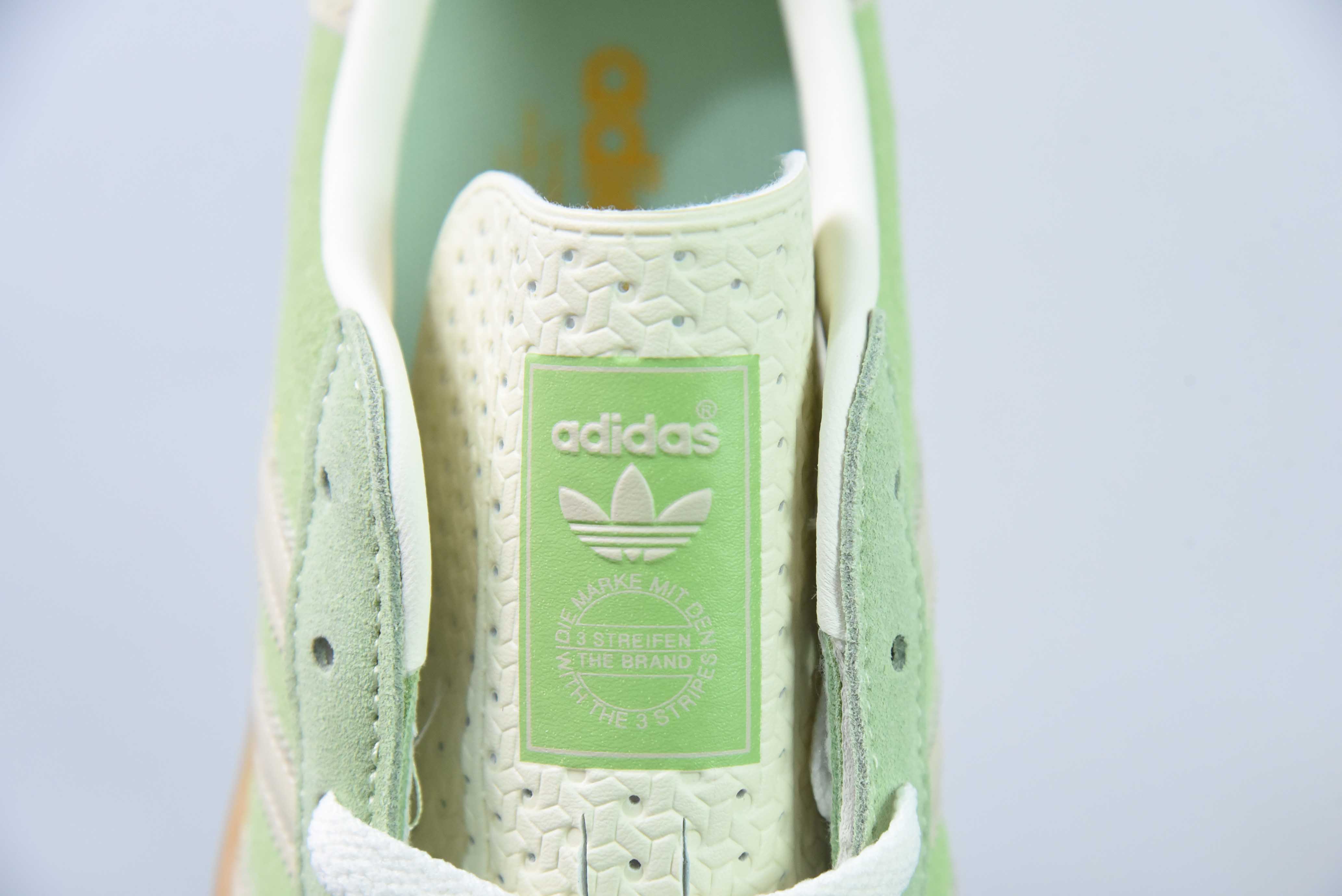 아디다스 오리지널스 가젤 인도어 샴록 캐주얼 미끄럼 방지 로우탑 보드 슈즈 아이템 번호: IE2948 사이즈: 36-40