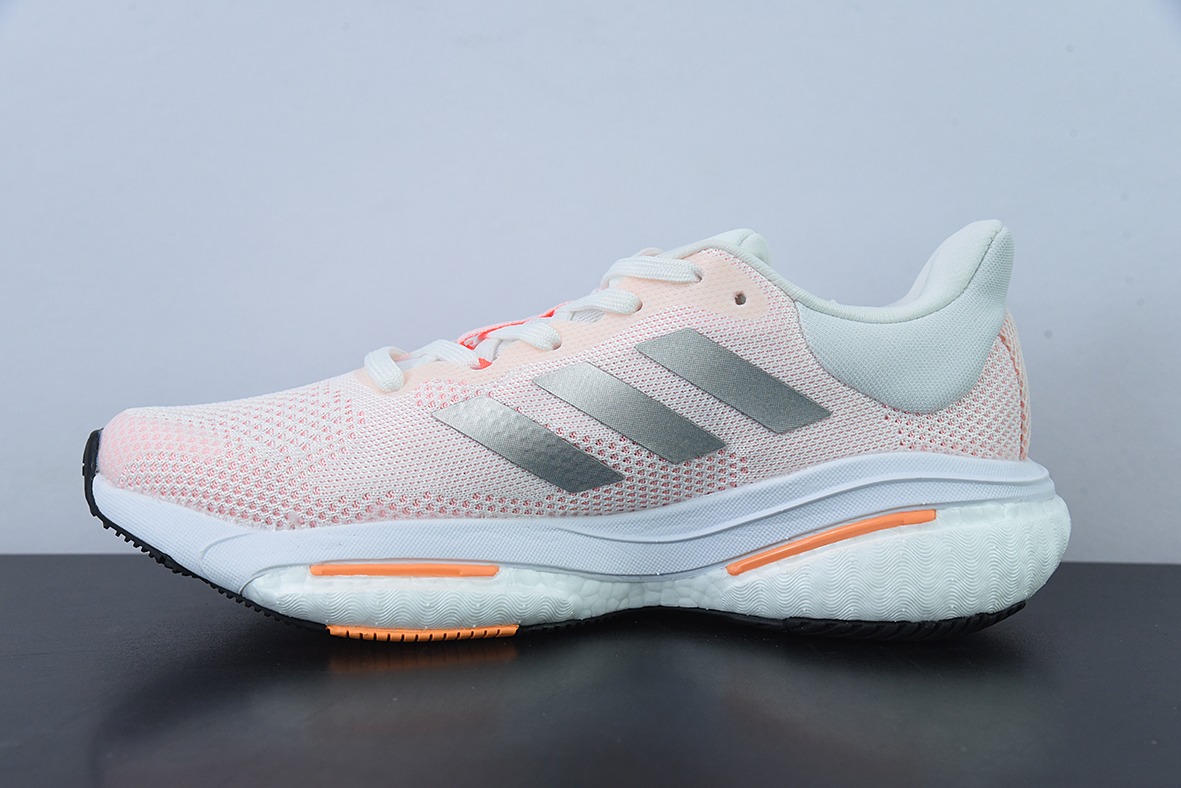 아디솔라 글라이드 5 아디 팔로우 유어 하트 러닝 시리즈 통기성 쿠셔닝 팝콘 러닝화 아이템 번호: GX5496사이즈: 36-40