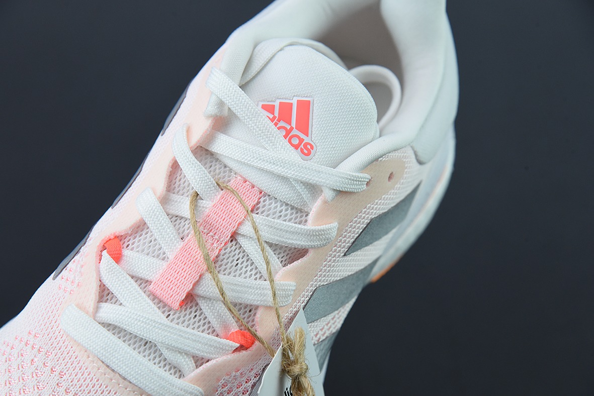 아디솔라 글라이드 5 아디 팔로우 유어 하트 러닝 시리즈 통기성 쿠셔닝 팝콘 러닝화 아이템 번호: GX5496사이즈: 36-40