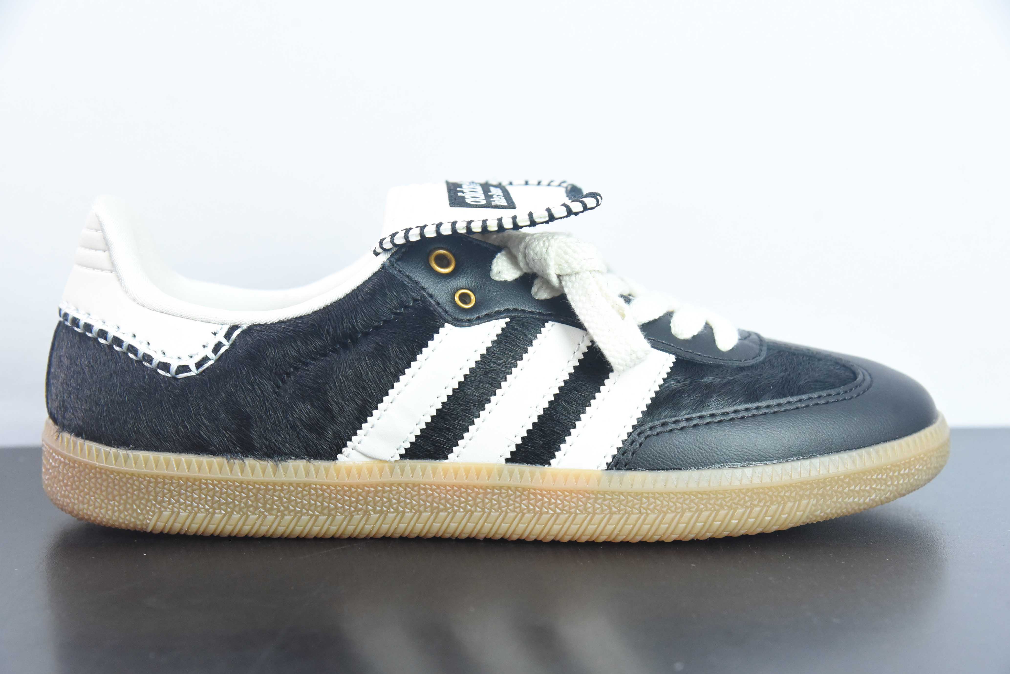 웨일즈 보너 x AD 오리지널스 삼바 베이지 공동 브랜드 삼바 트레이너 아이템: IE0580 사이즈: 36-45